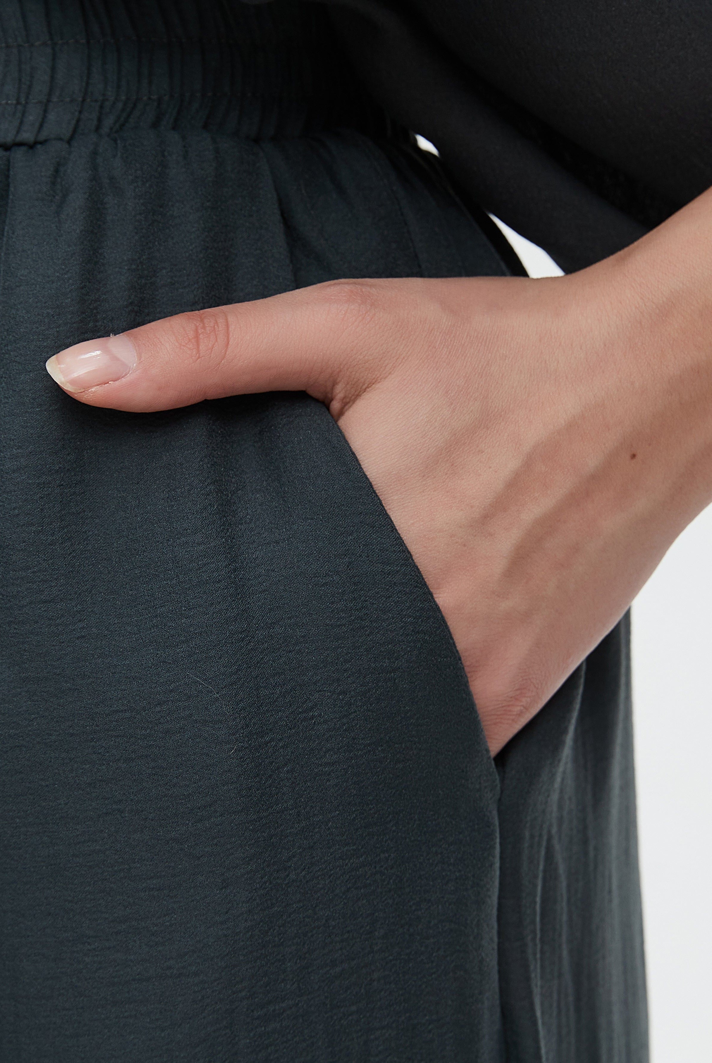 نتشي بنطلون نسائي طويل واسع باستك على الخصر