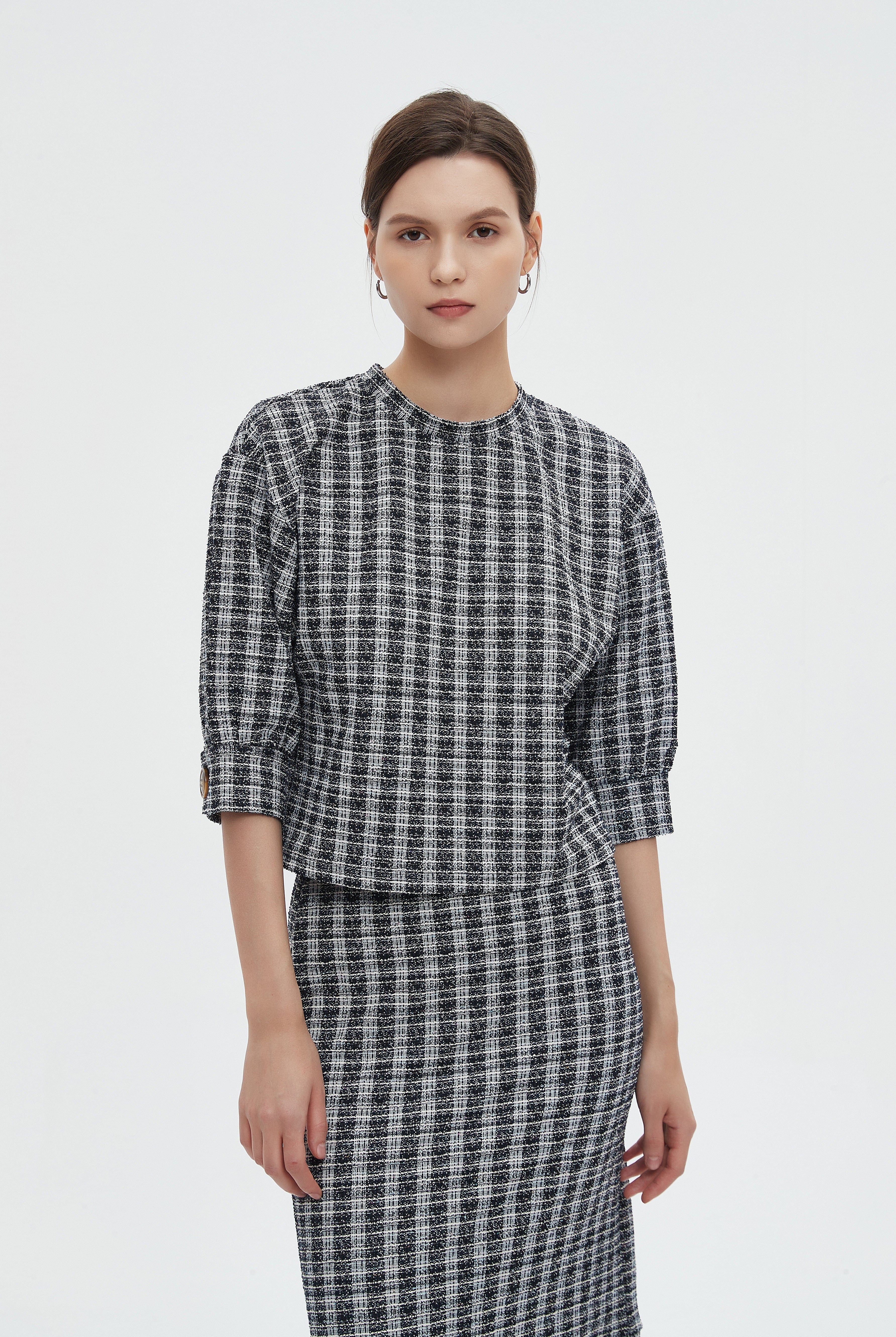 ميكا بلوزة نسائية 3/4 كم مخططة كاروهات برقبة دائرية