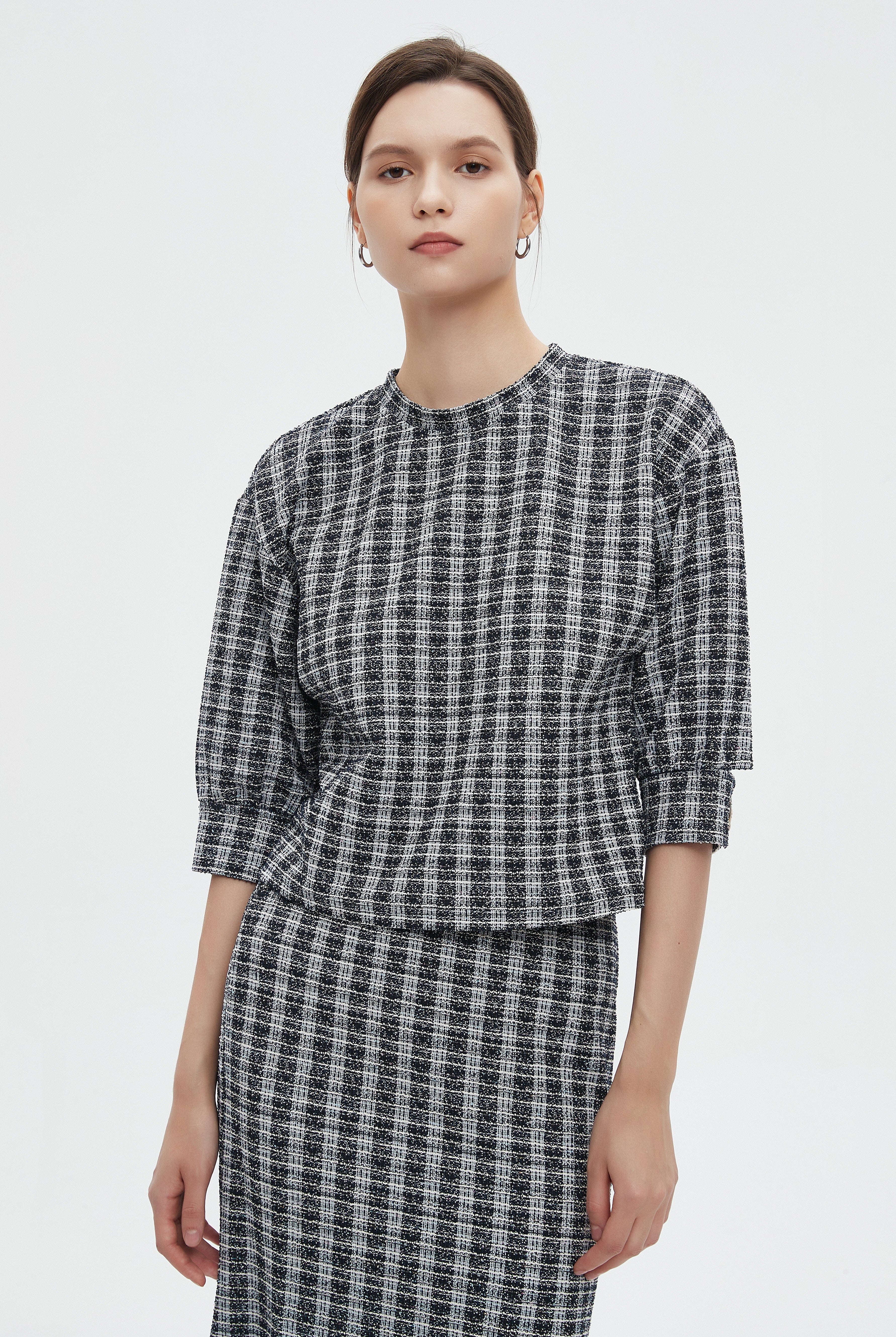 ميكا بلوزة نسائية 3/4 كم مخططة كاروهات برقبة دائرية