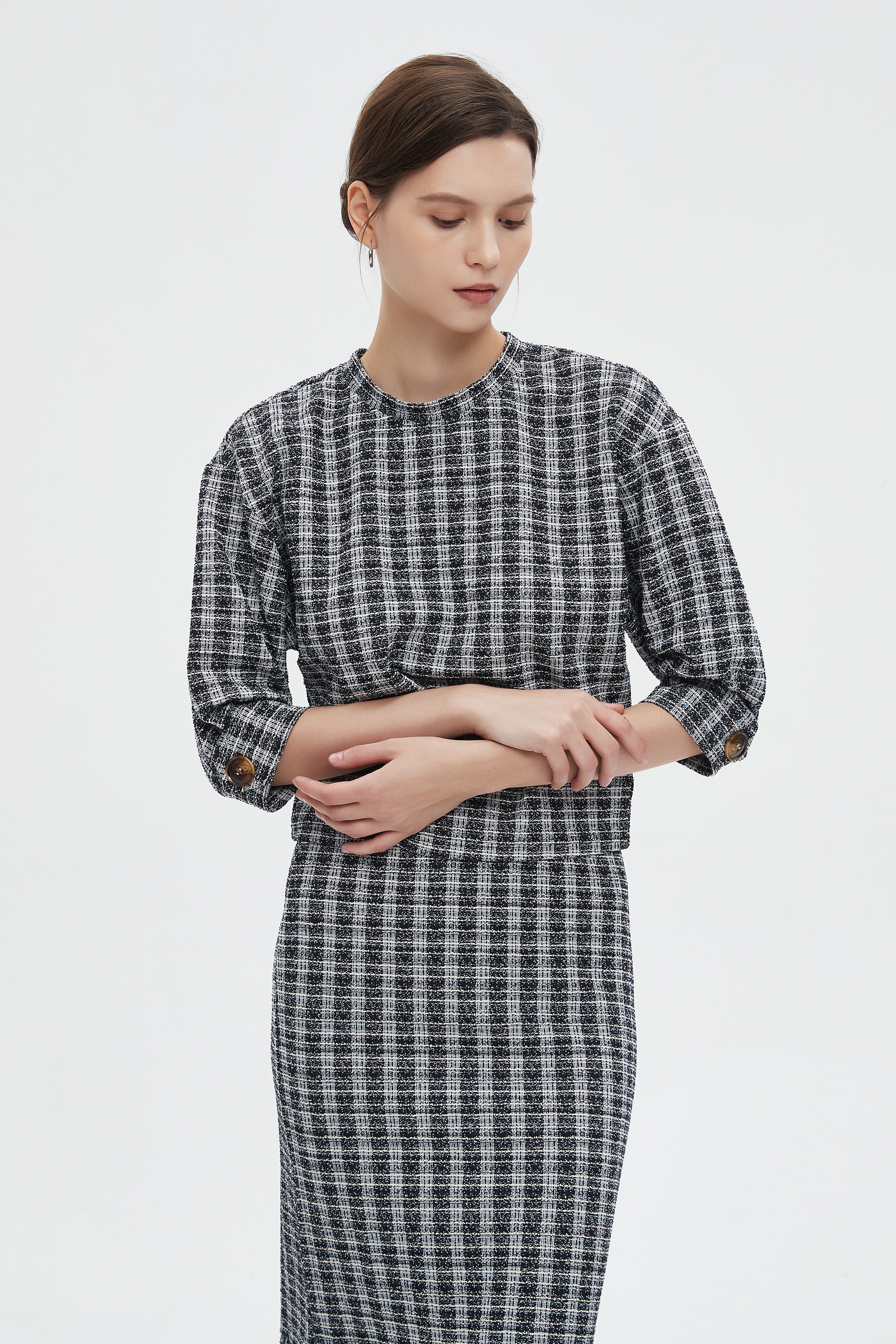 ميكا بلوزة نسائية 3/4 كم مخططة كاروهات برقبة دائرية