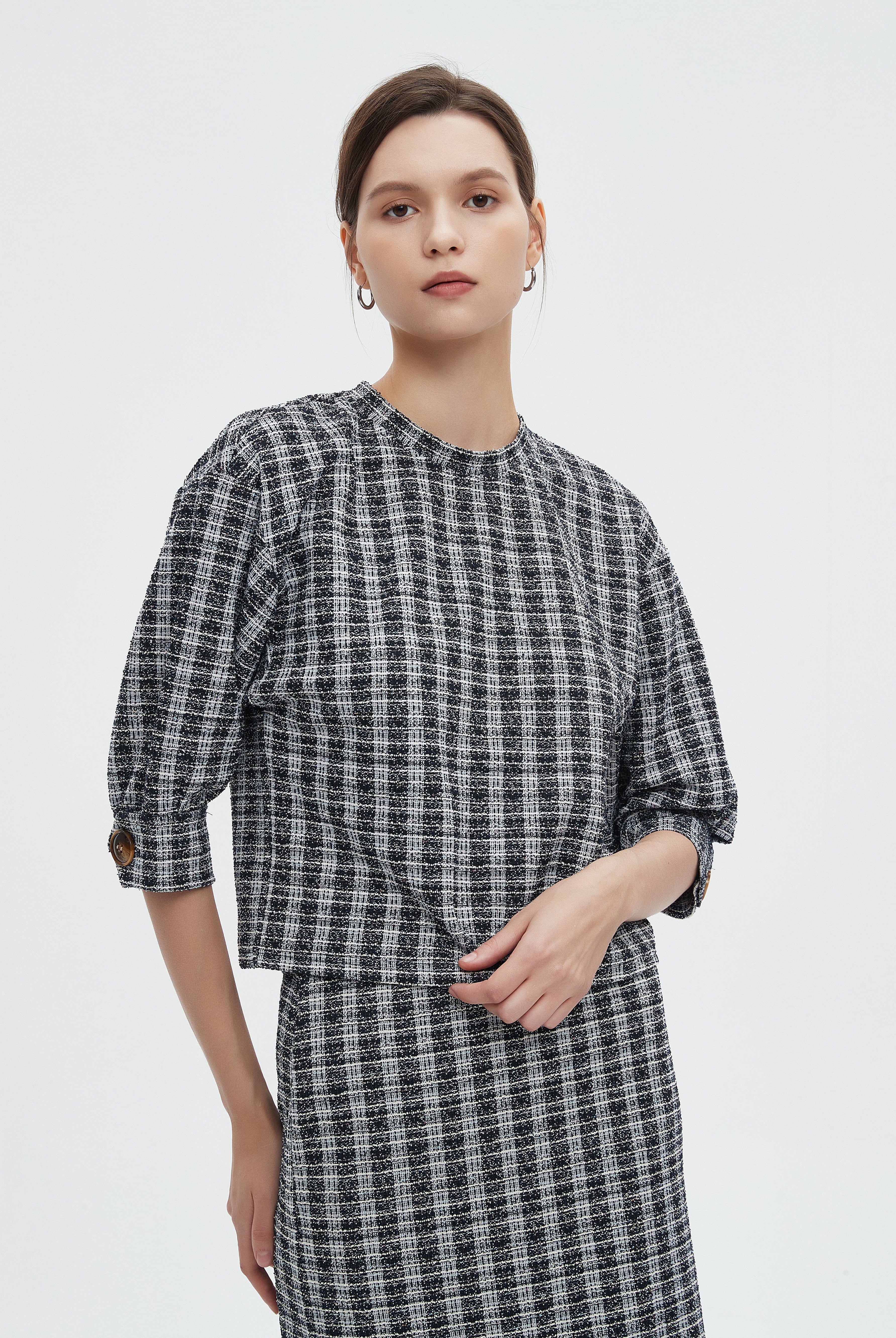 ميكا بلوزة نسائية 3/4 كم مخططة كاروهات برقبة دائرية