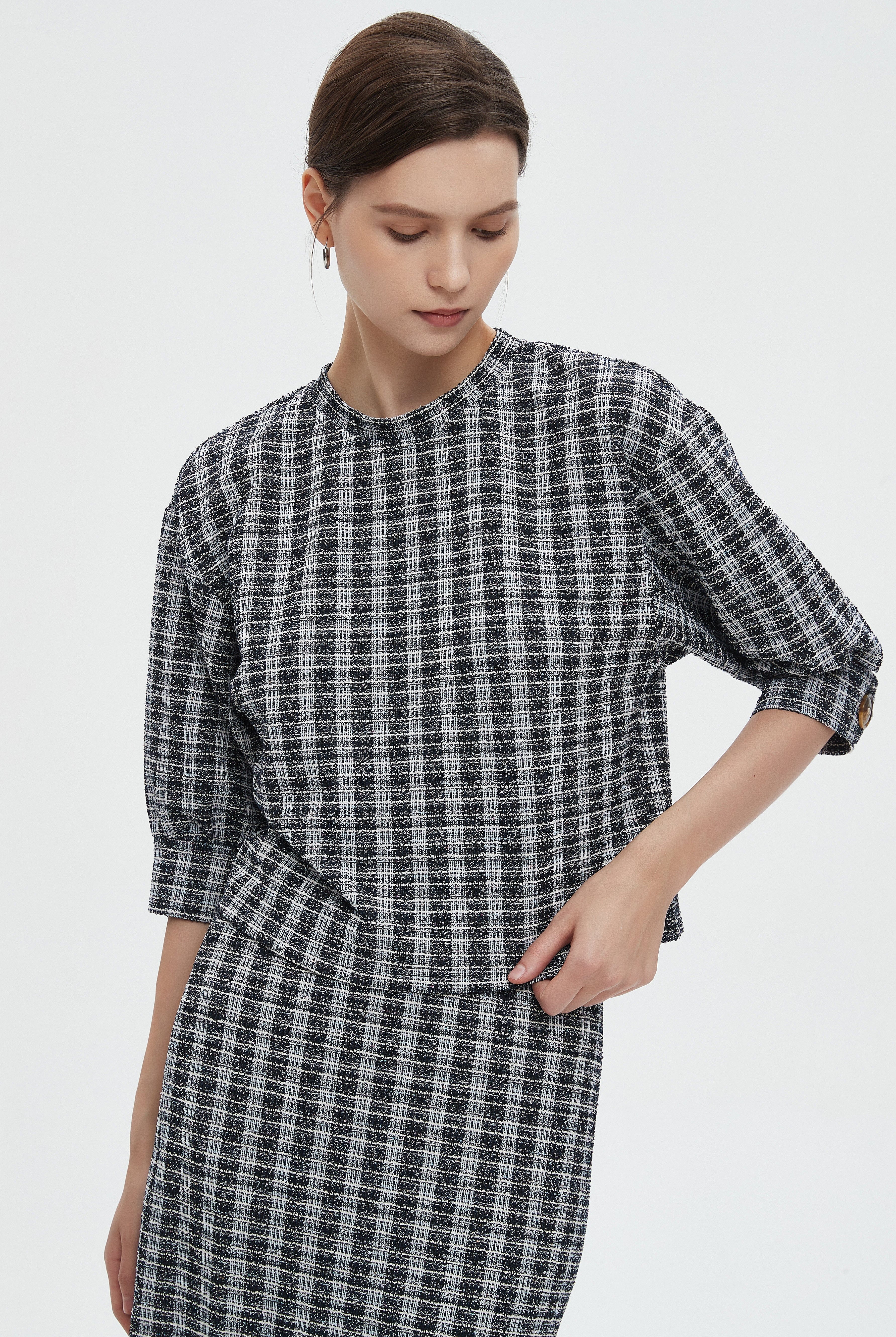 ميكا بلوزة نسائية 3/4 كم مخططة كاروهات برقبة دائرية