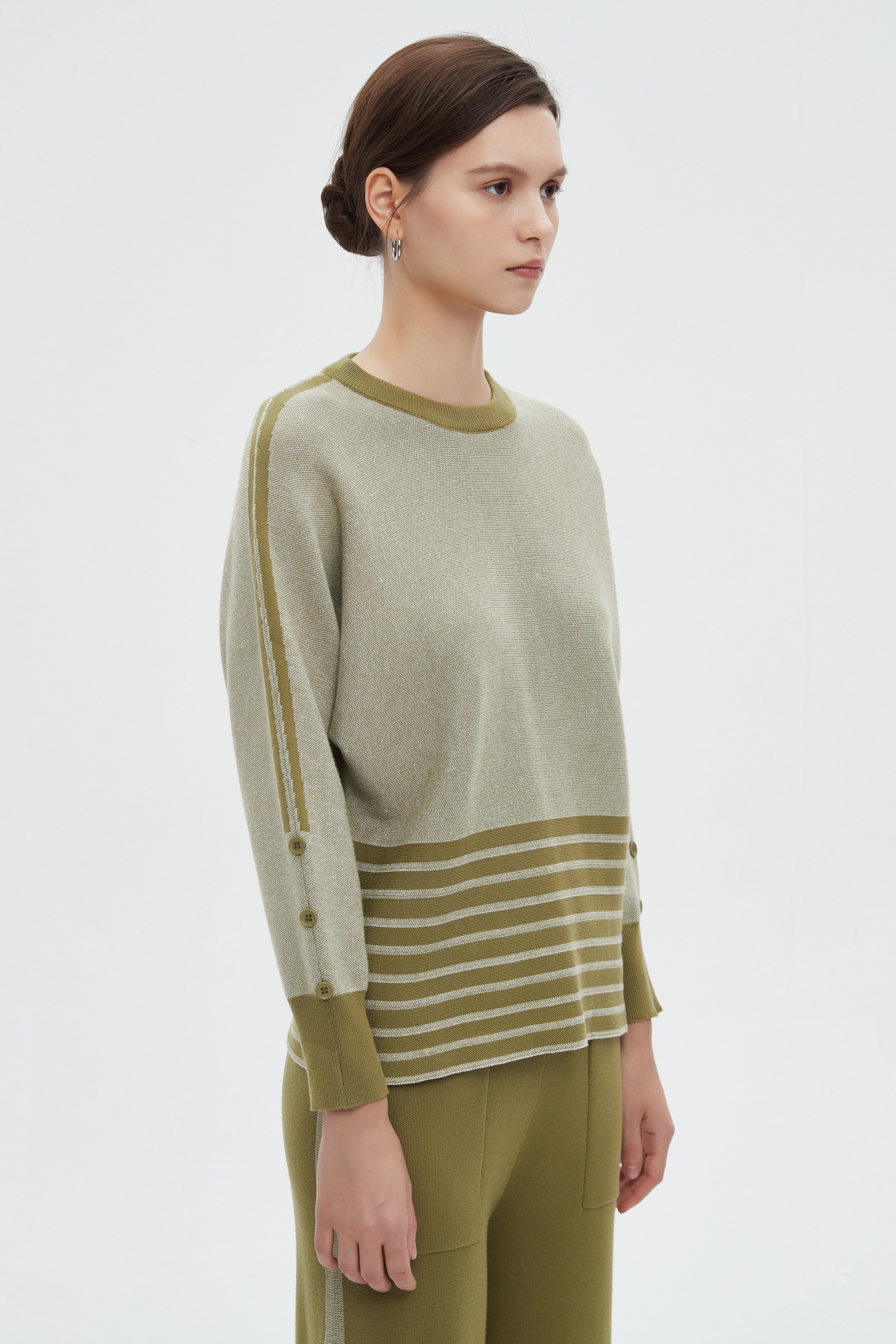 ميكا بلوزة نسائية شتوية مخططه بالعرض طويلة بكم طويل