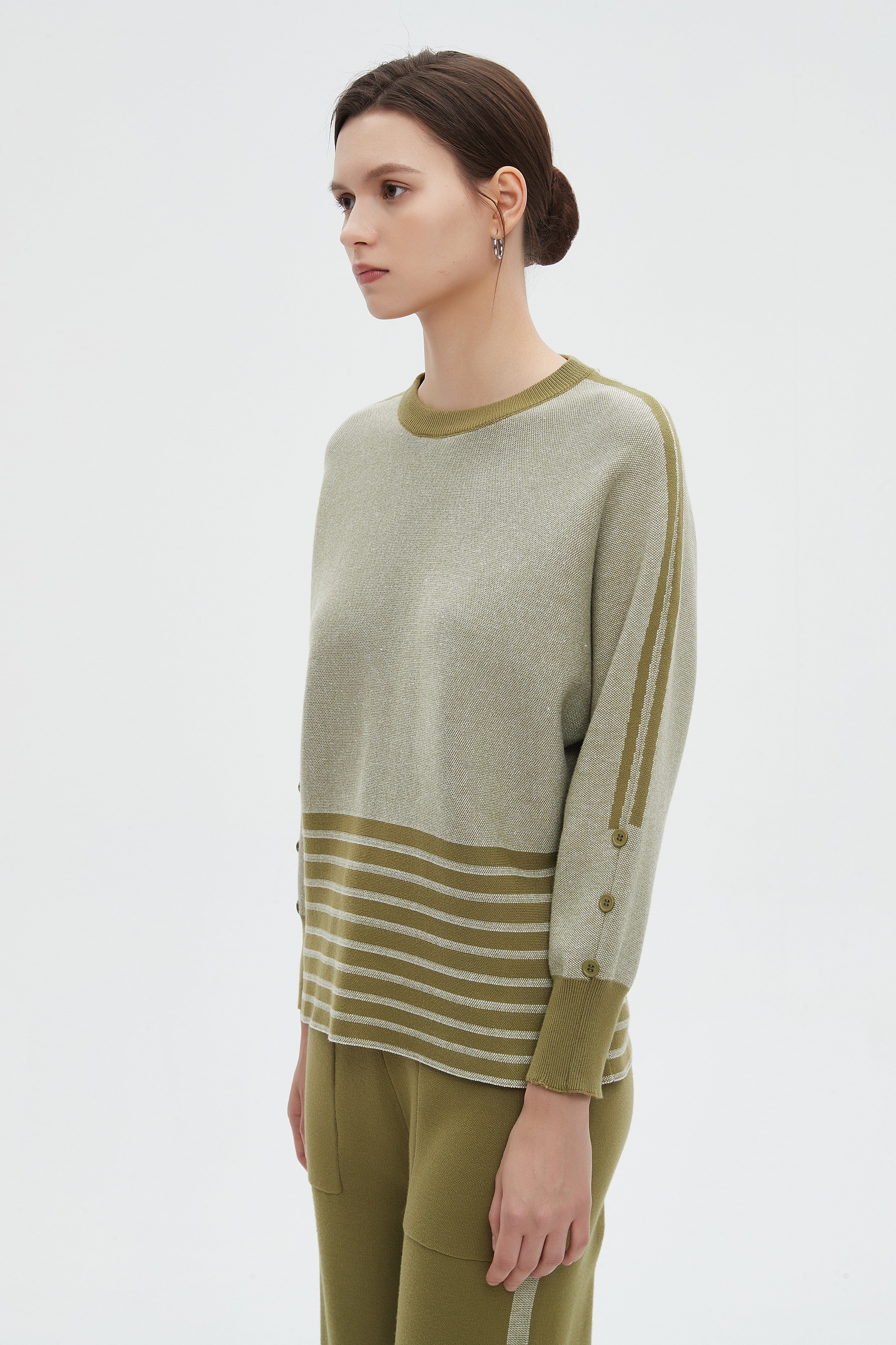 ميكا بلوزة نسائية شتوية مخططه بالعرض طويلة بكم طويل