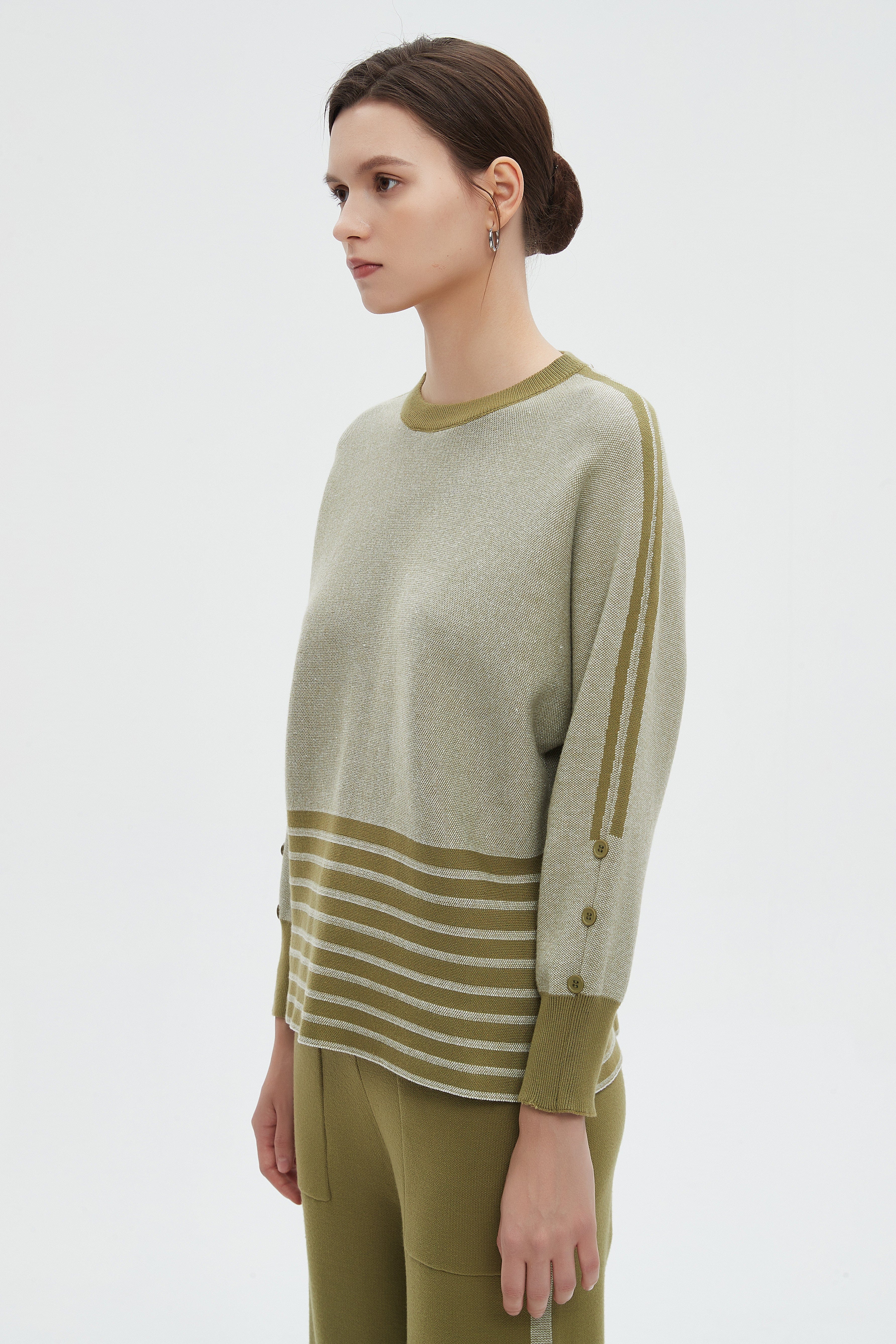 ميكا بلوزة نسائية شتوية مخططه بالعرض طويلة بكم طويل