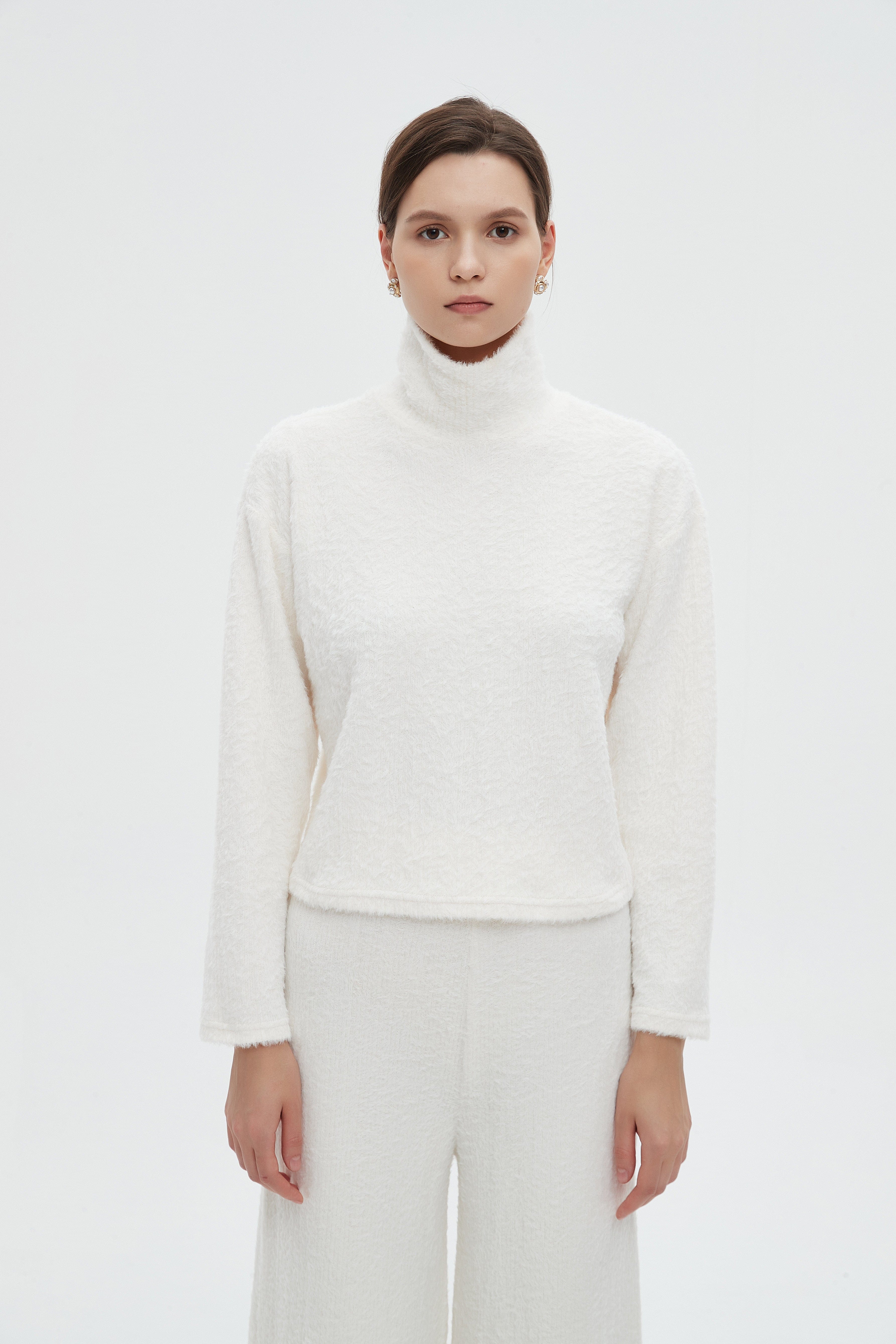 ميكا بلوزة نسائية سادة شتوي باكمام طويلة ورقبة عالية