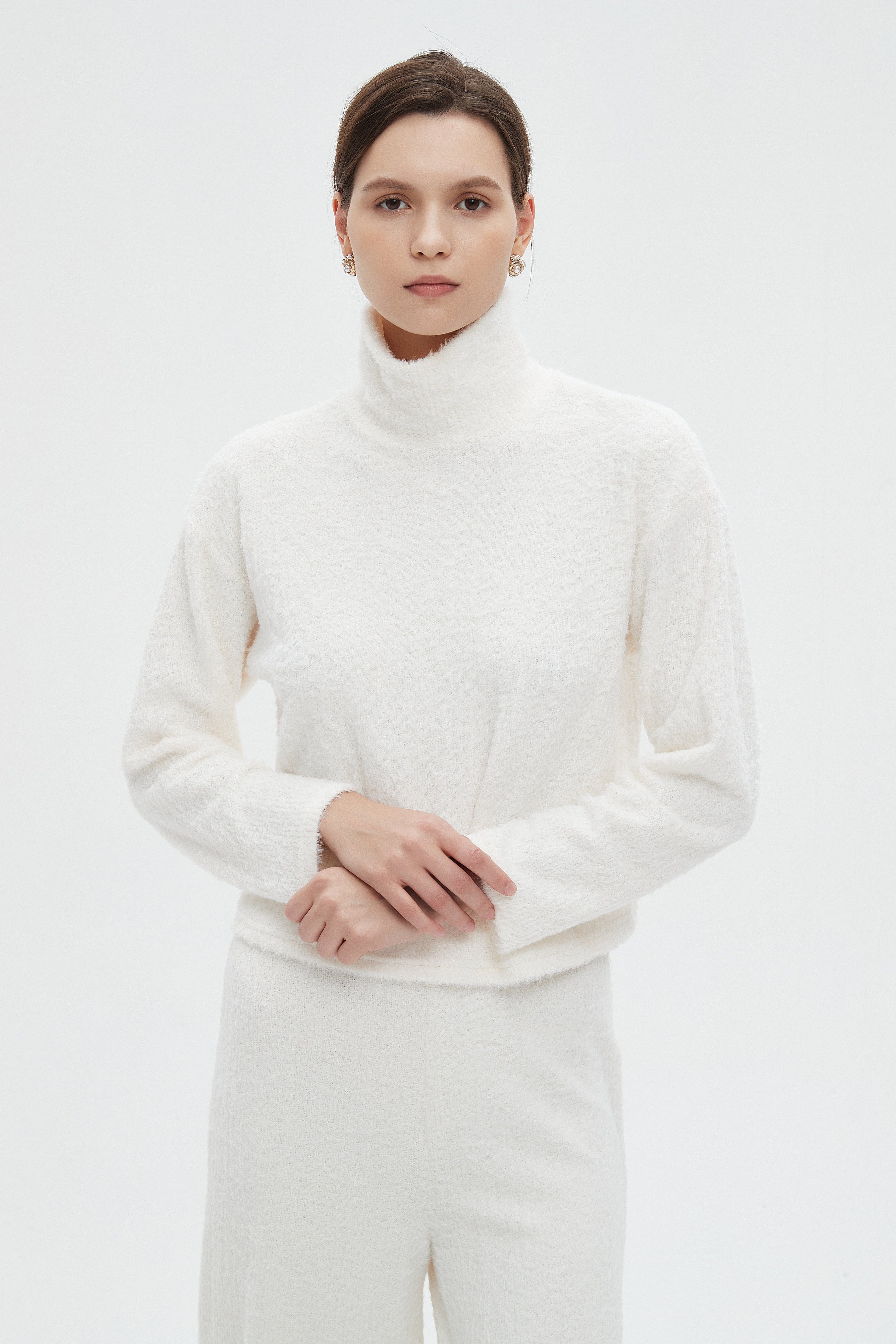 ميكا بلوزة نسائية سادة شتوي باكمام طويلة ورقبة عالية