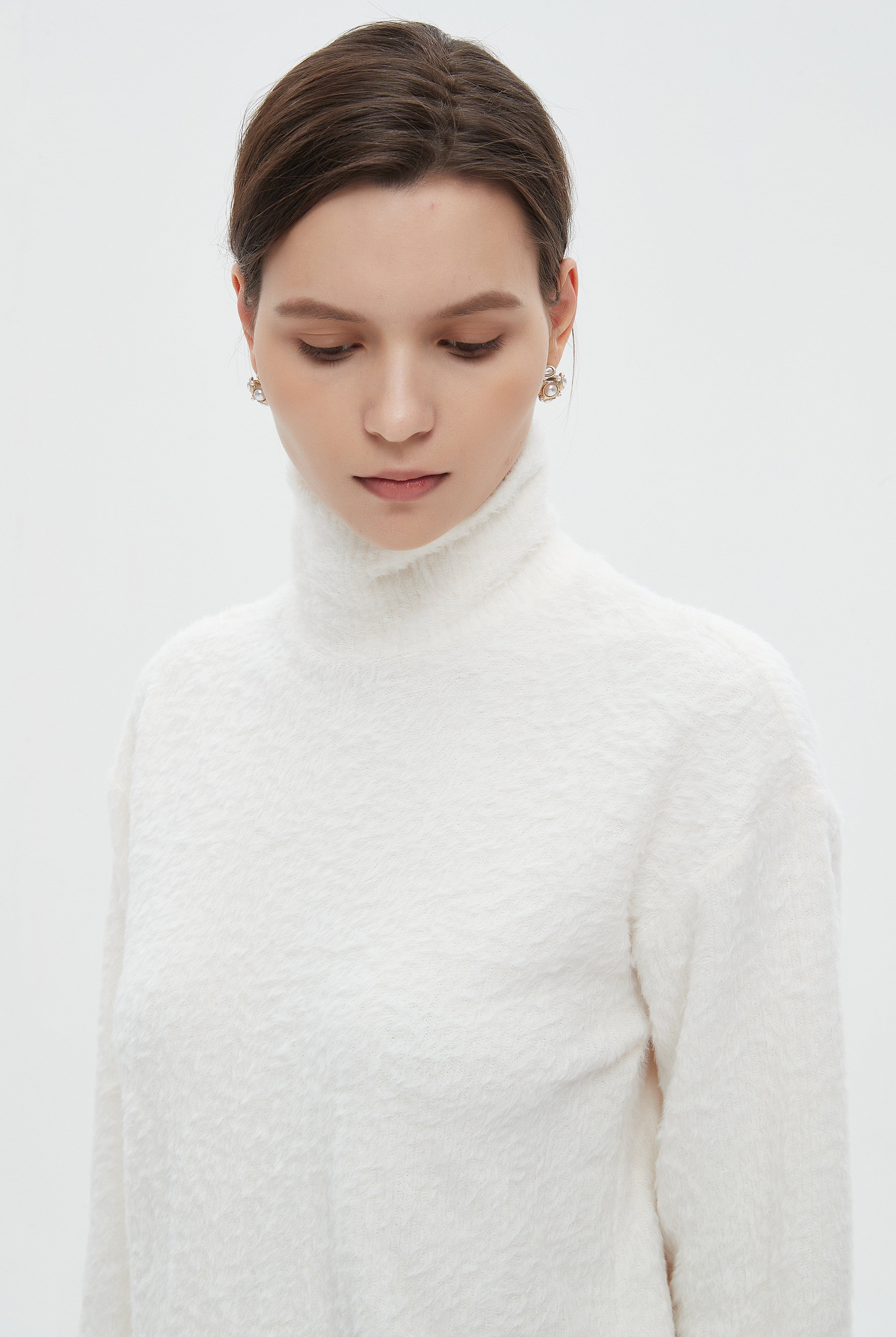 ميكا بلوزة نسائية سادة شتوي باكمام طويلة ورقبة عالية