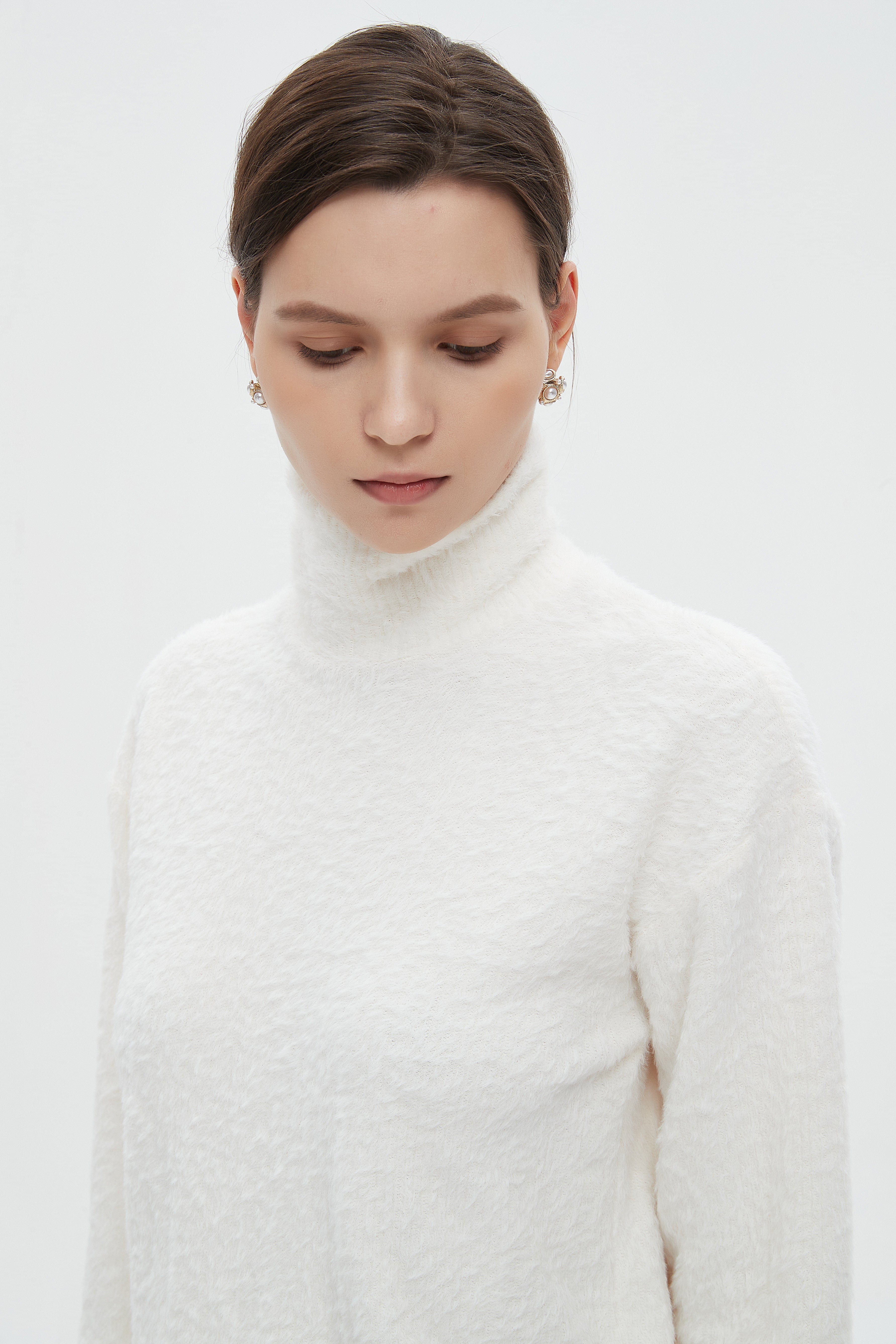 ميكا بلوزة نسائية سادة شتوي باكمام طويلة ورقبة عالية