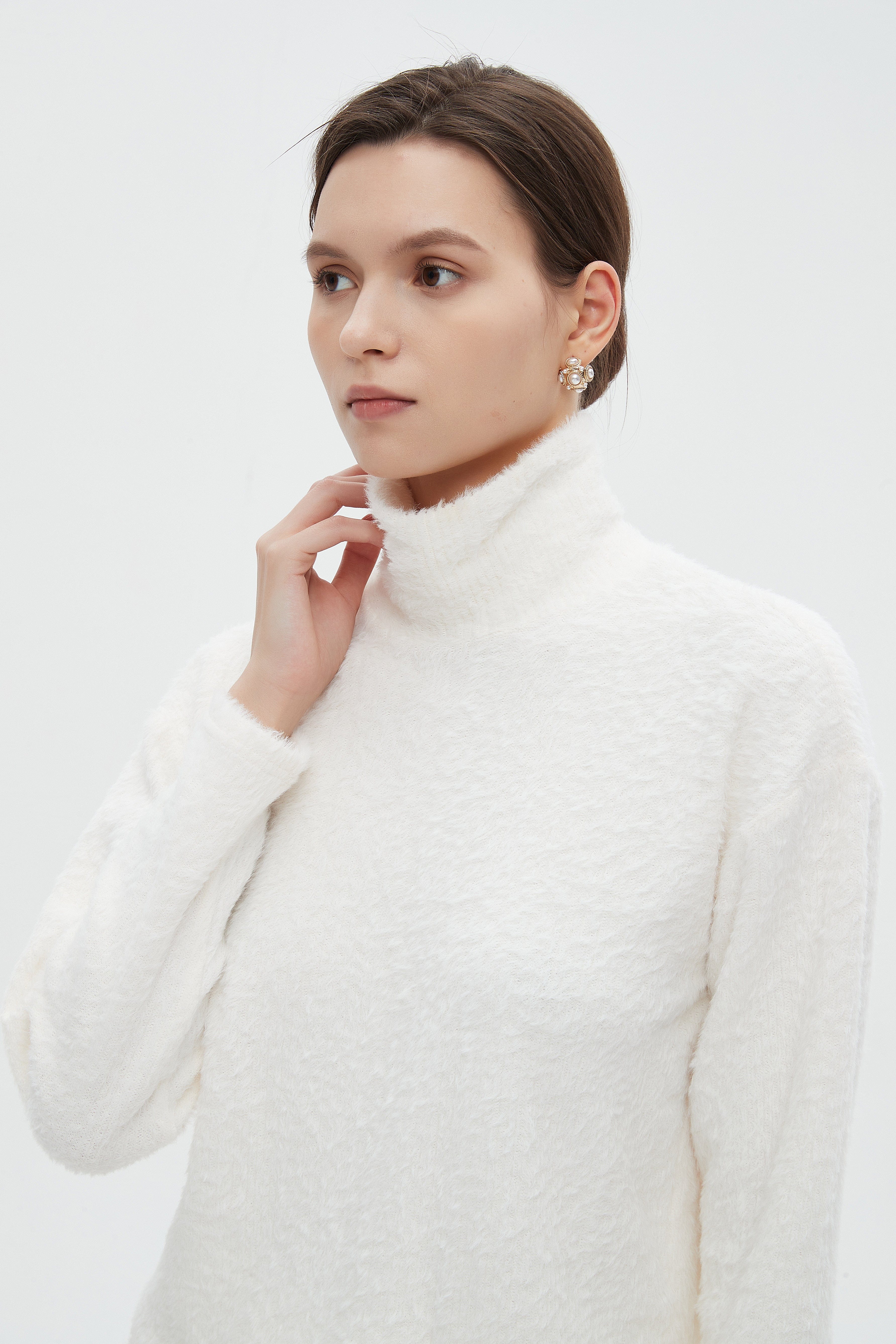 ميكا بلوزة نسائية سادة شتوي باكمام طويلة ورقبة عالية