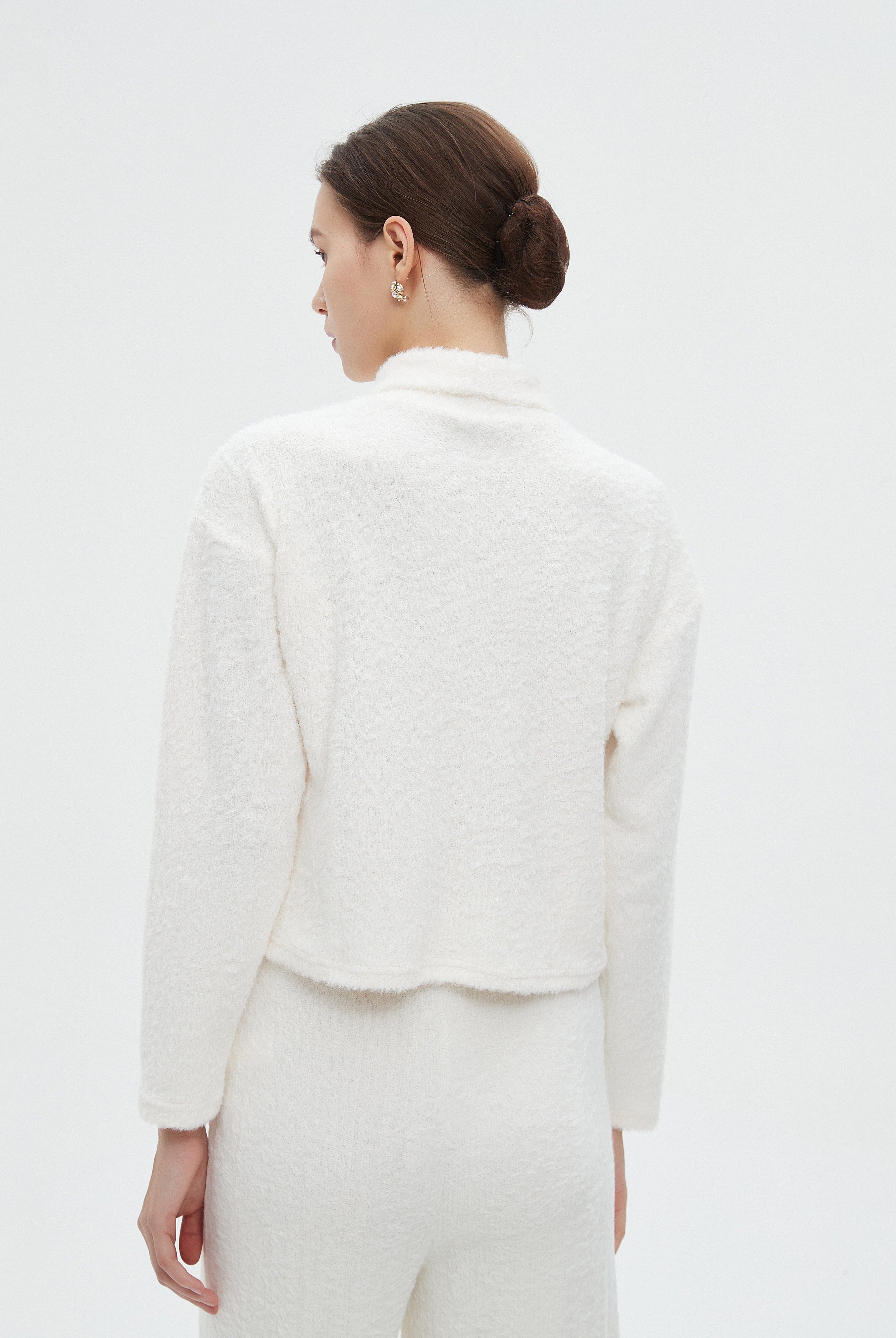 ميكا بلوزة نسائية سادة شتوي باكمام طويلة ورقبة عالية