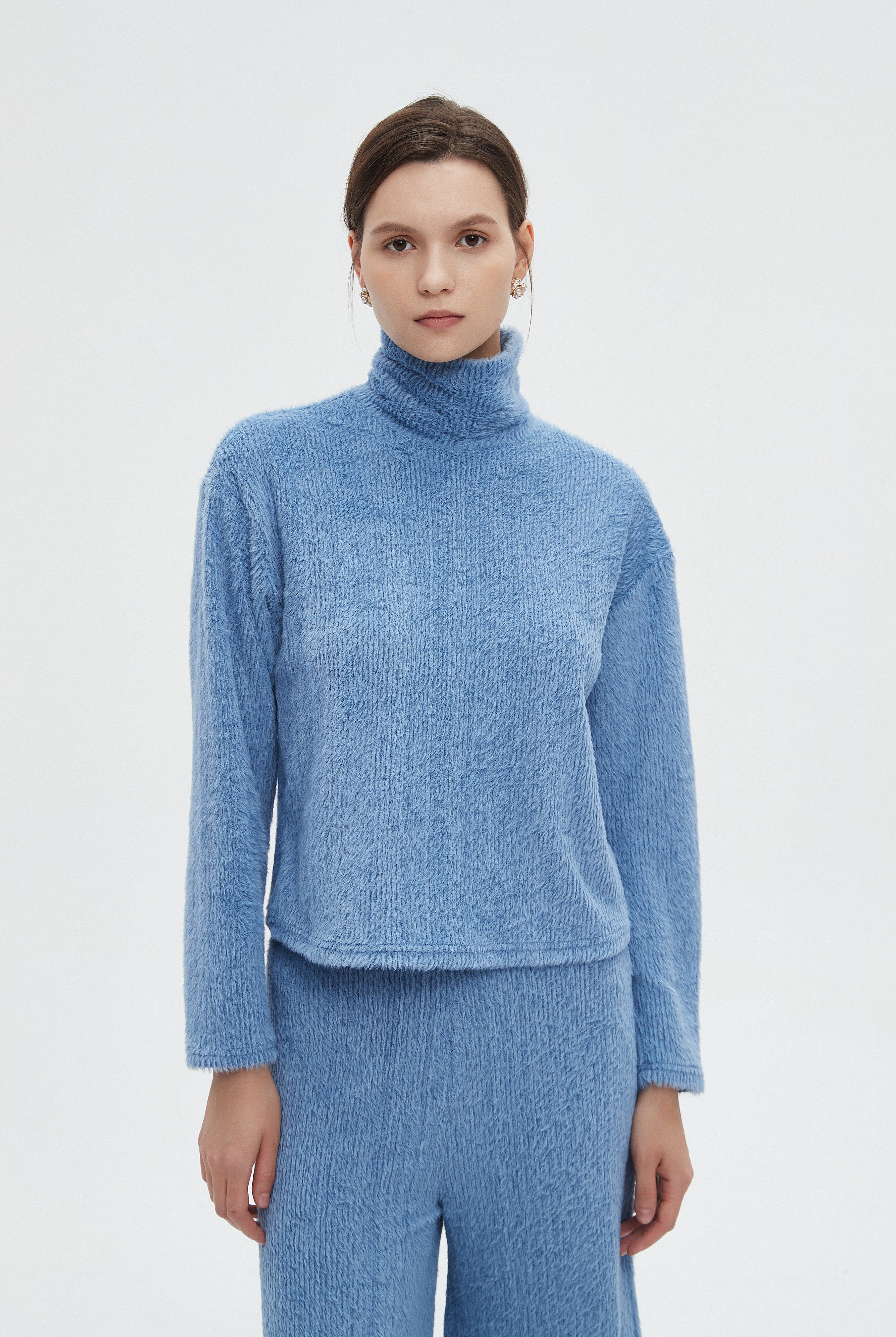 ميكا بلوزة نسائية سادة شتوي باكمام طويلة ورقبة عالية