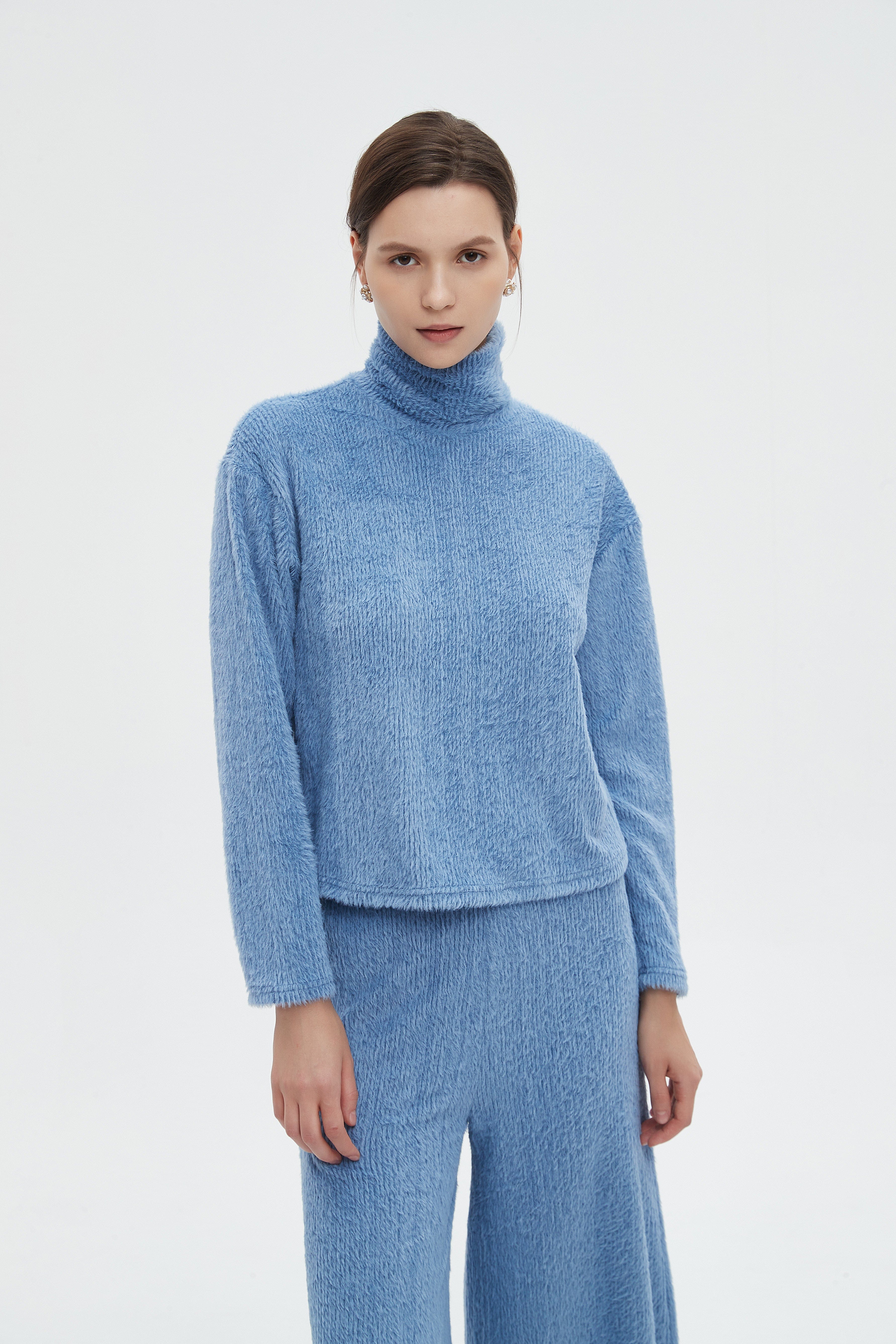 ميكا بلوزة نسائية سادة شتوي باكمام طويلة ورقبة عالية