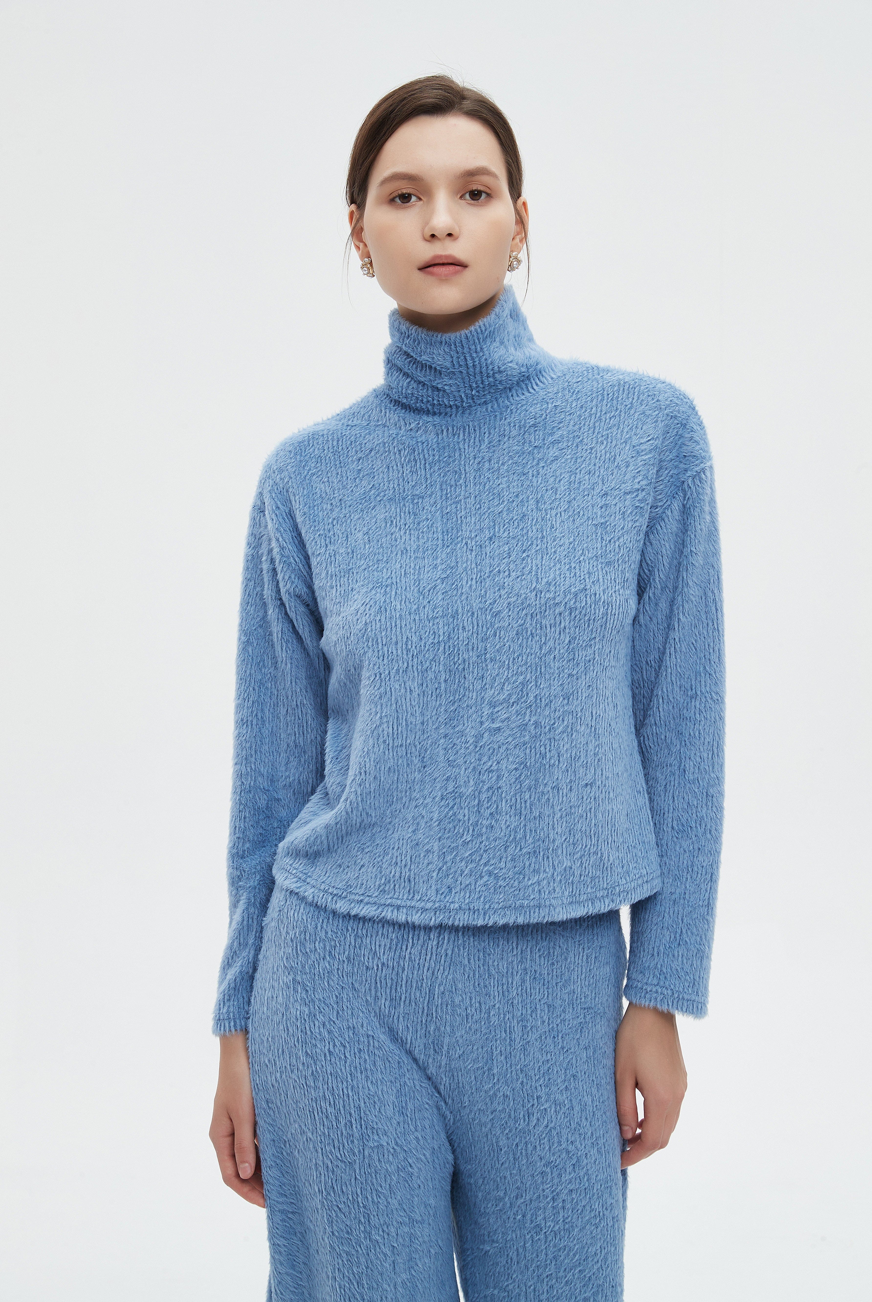 ميكا بلوزة نسائية سادة شتوي باكمام طويلة ورقبة عالية