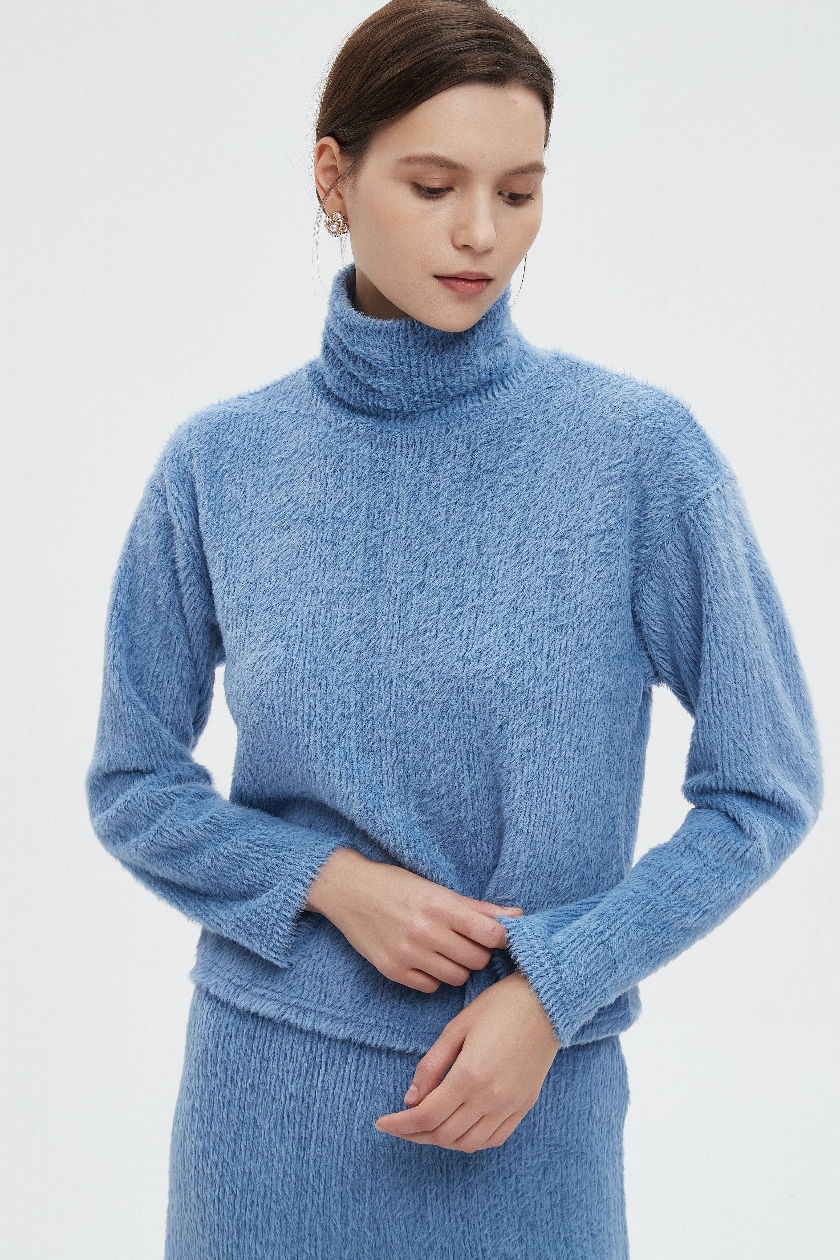 ميكا بلوزة نسائية سادة شتوي باكمام طويلة ورقبة عالية