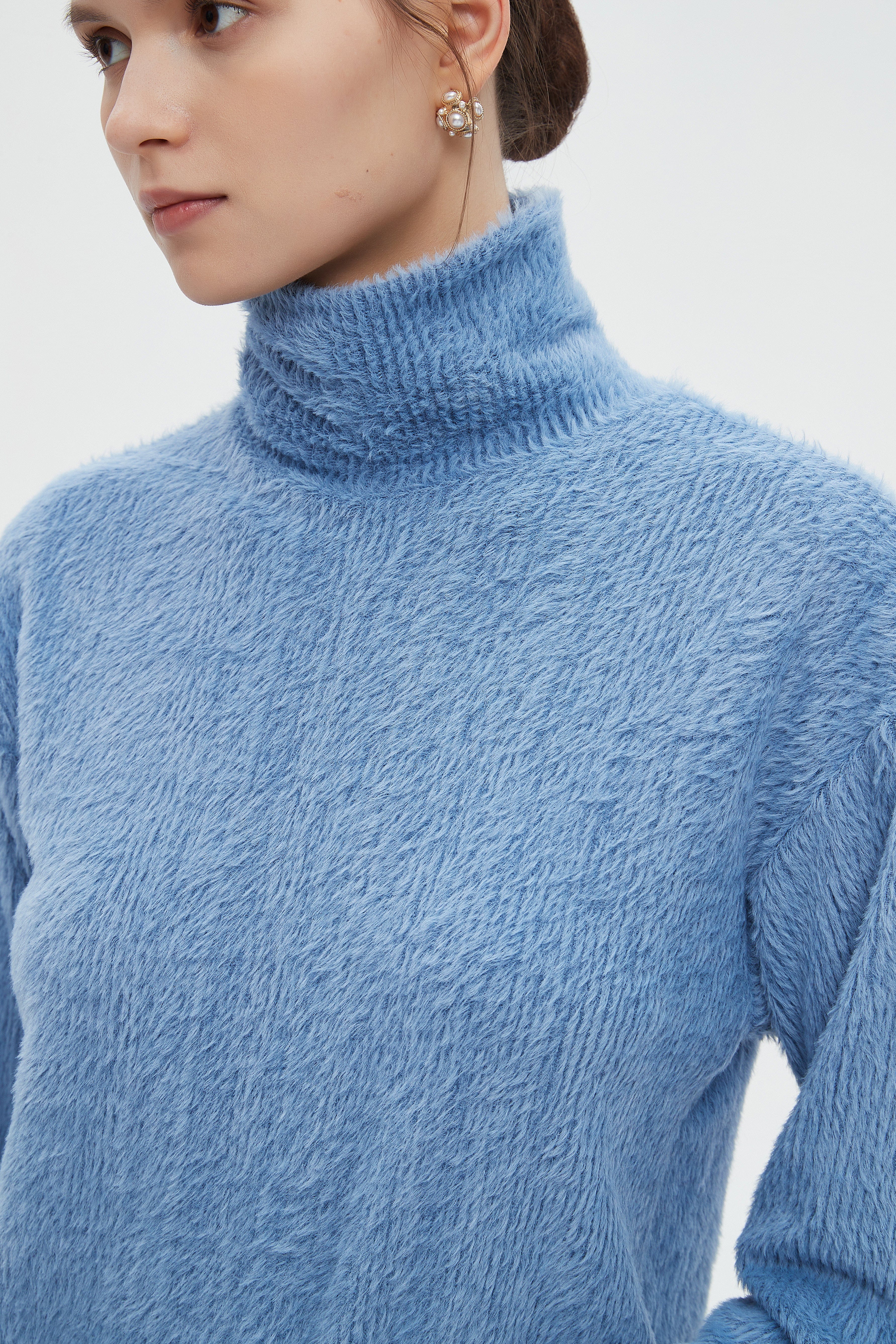 ميكا بلوزة نسائية سادة شتوي باكمام طويلة ورقبة عالية