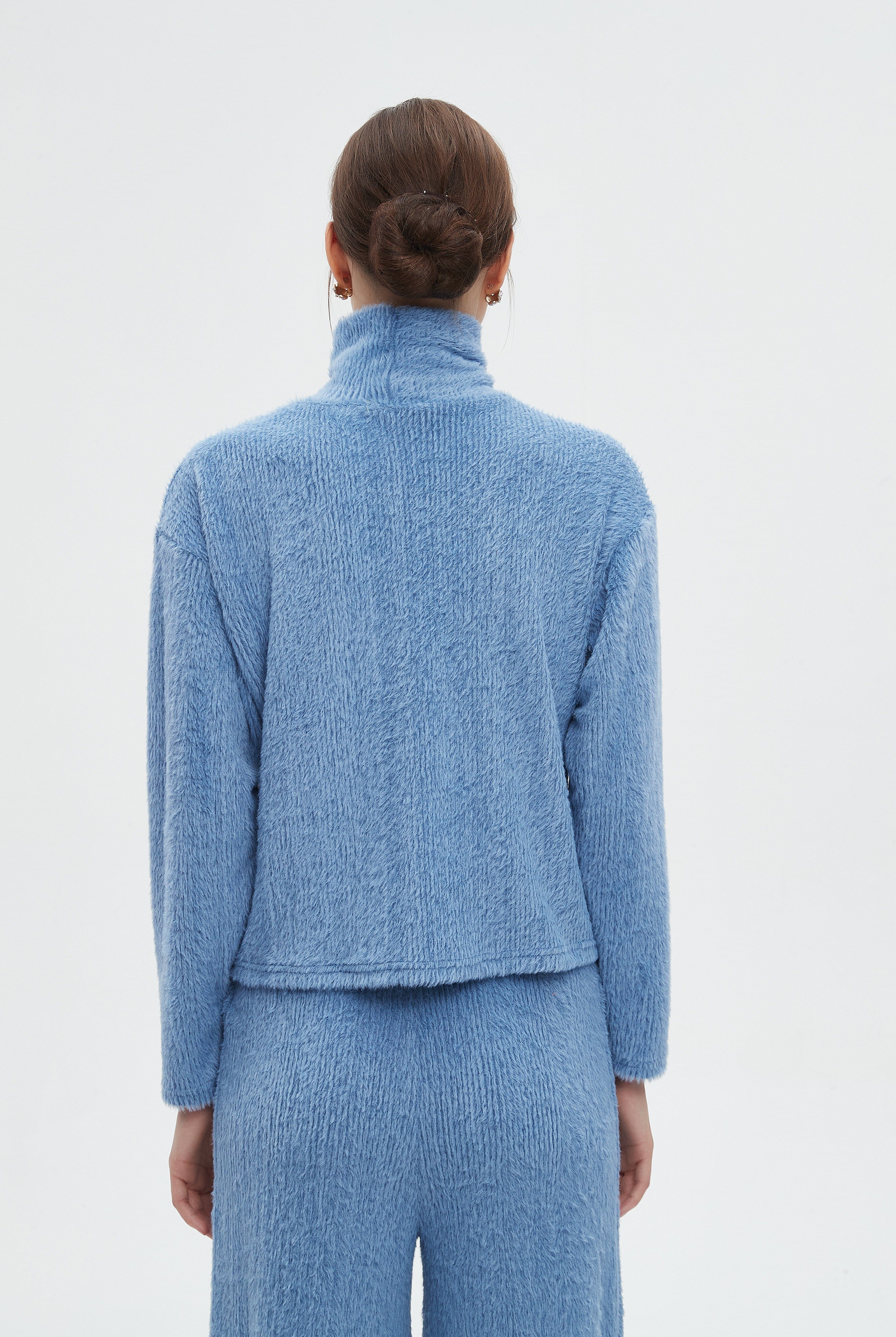 ميكا بلوزة نسائية سادة شتوي باكمام طويلة ورقبة عالية