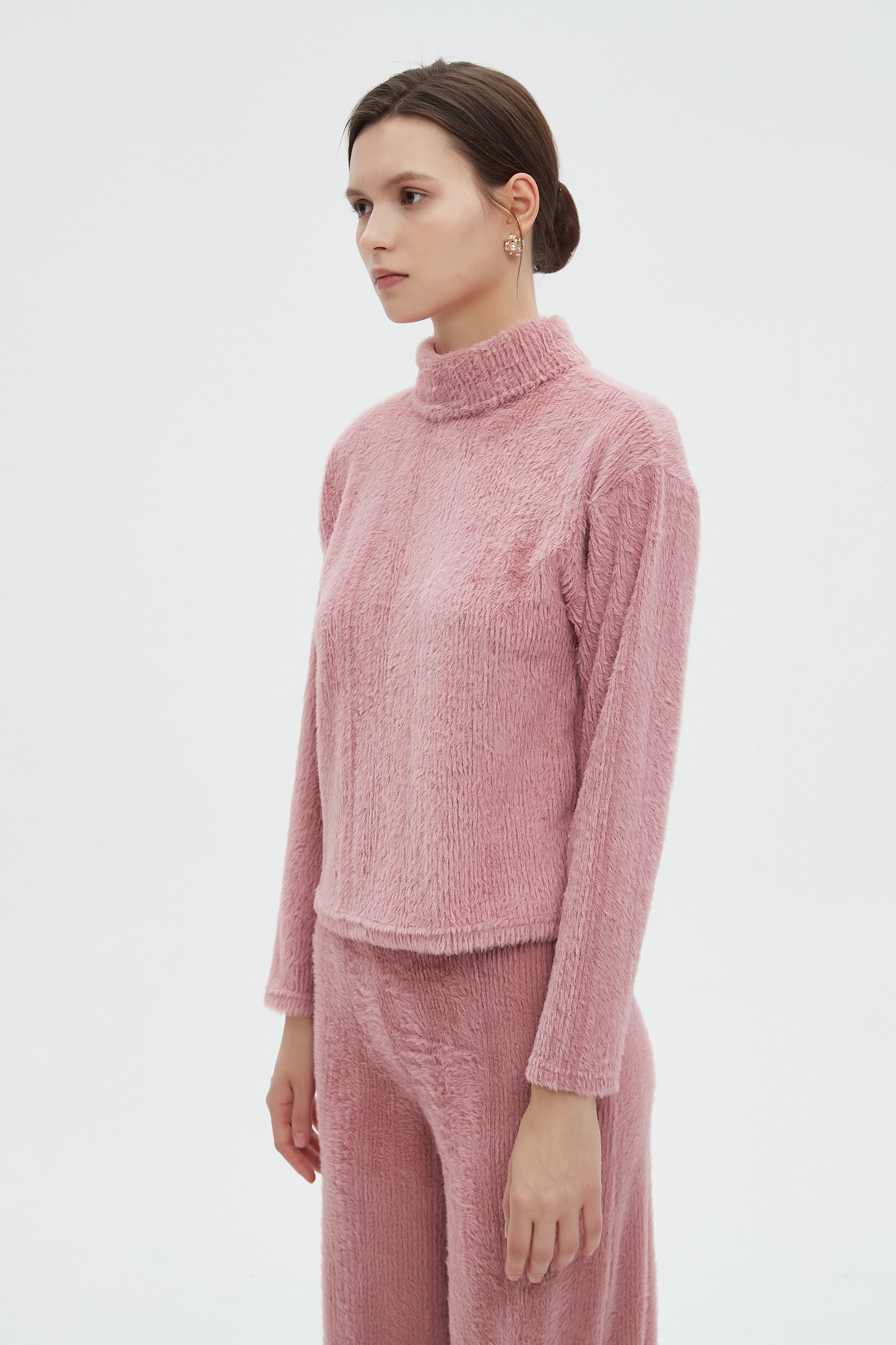 ميكا بلوزة نسائية سادة شتوي باكمام طويلة ورقبة عالية