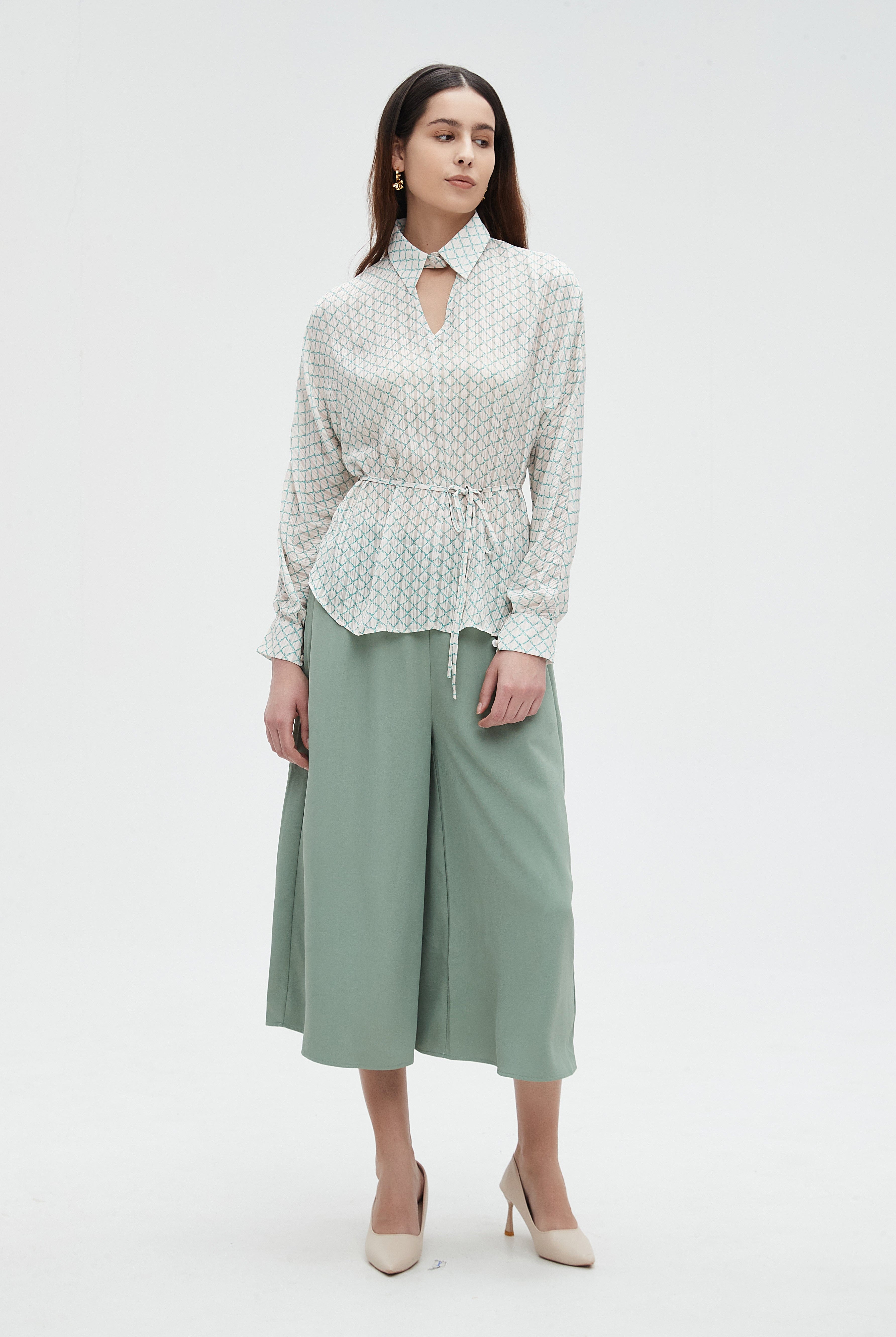 نتشي بلوزة نسائي كم طويل بياقة منفصله وحزام على الخصر