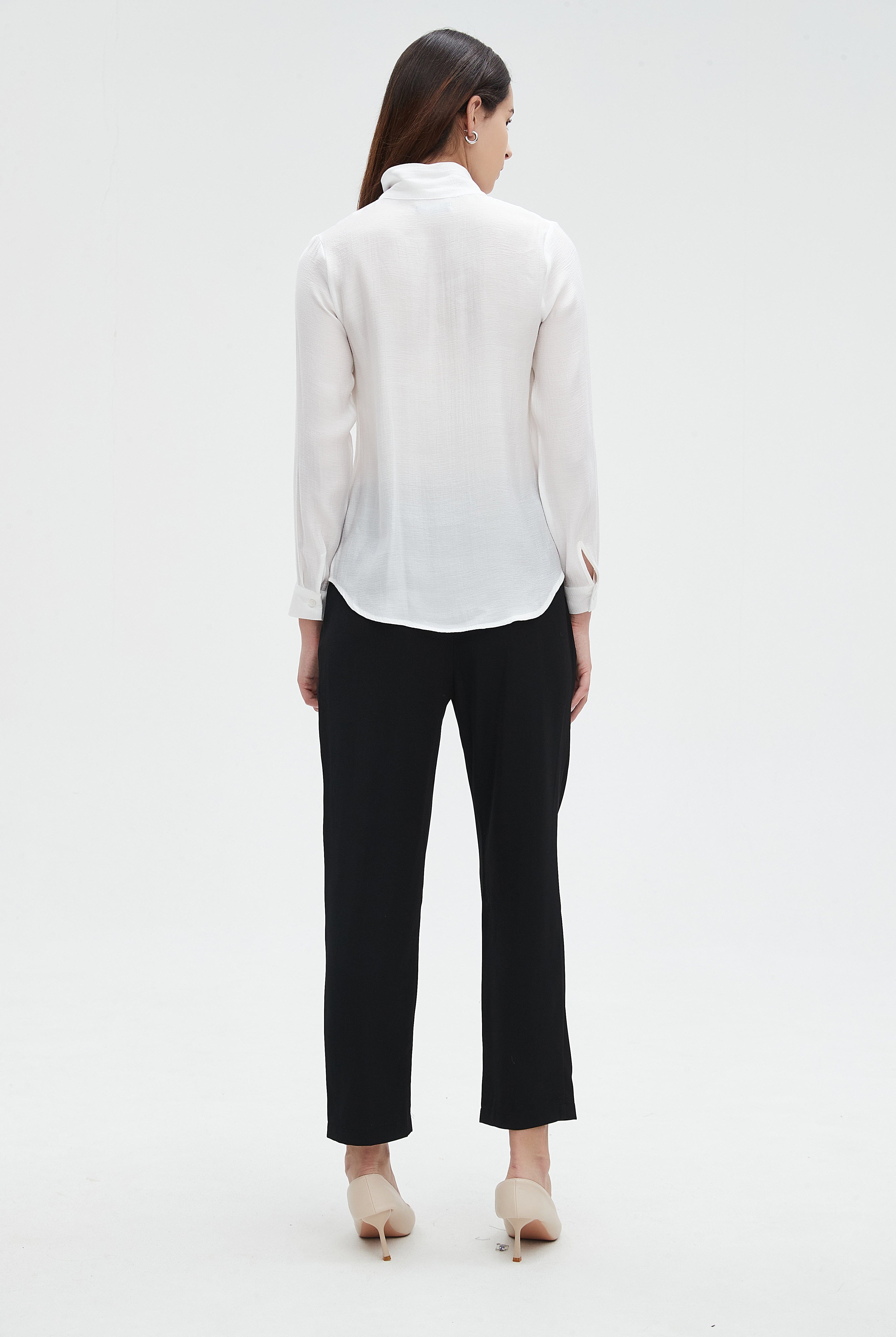 نتشي بلوزة نسائي بكم ساده وفيونكه منفصله على الرقبه