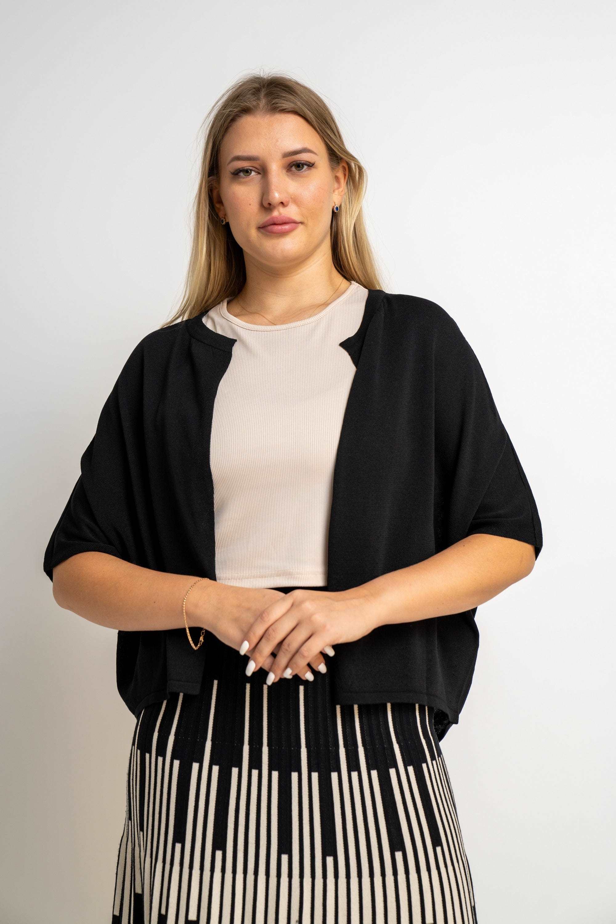 كارديجان سادة واسع 3/4 كم نسائي