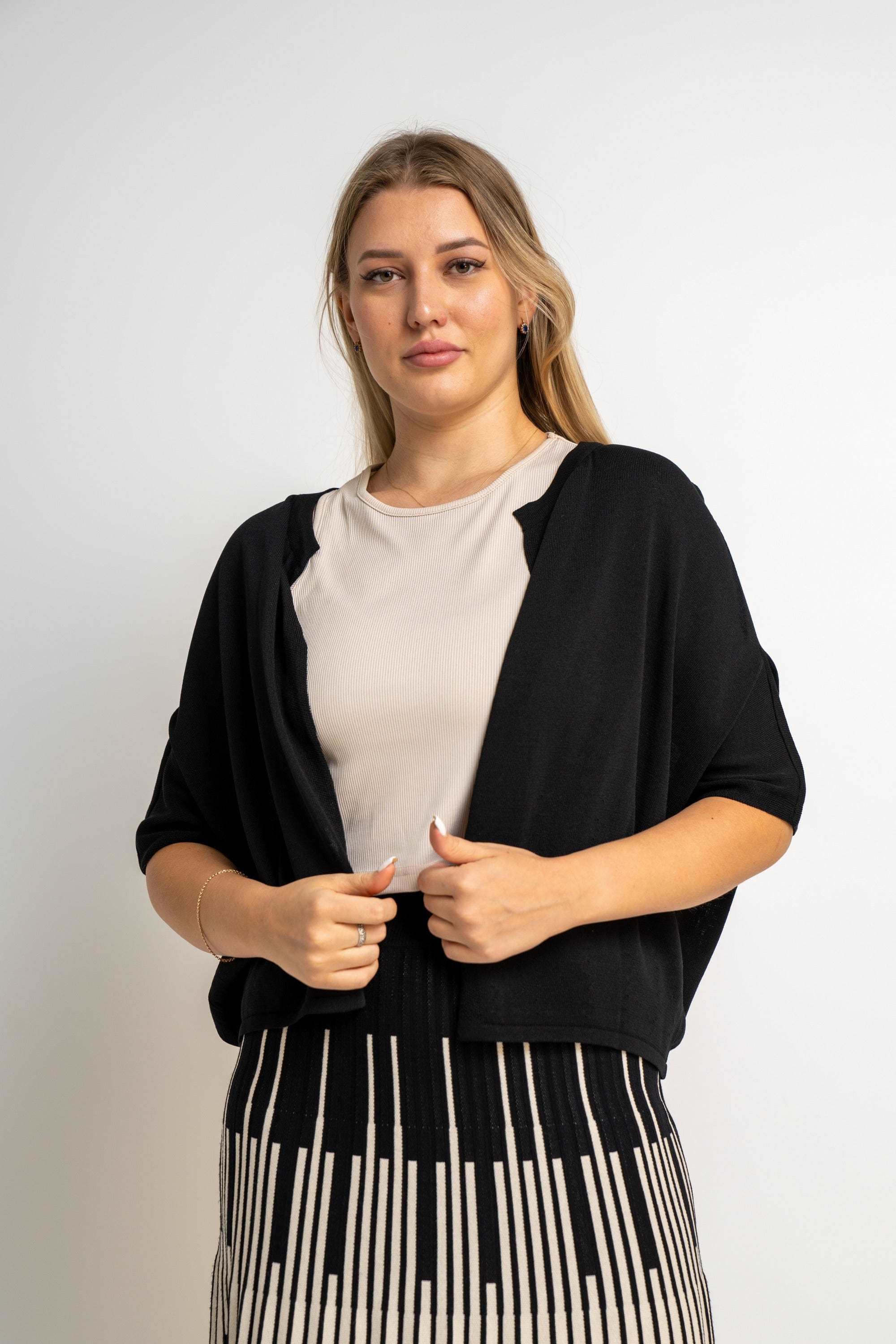 نتشي كارديجان سادة واسع 3/4 كم نسائي