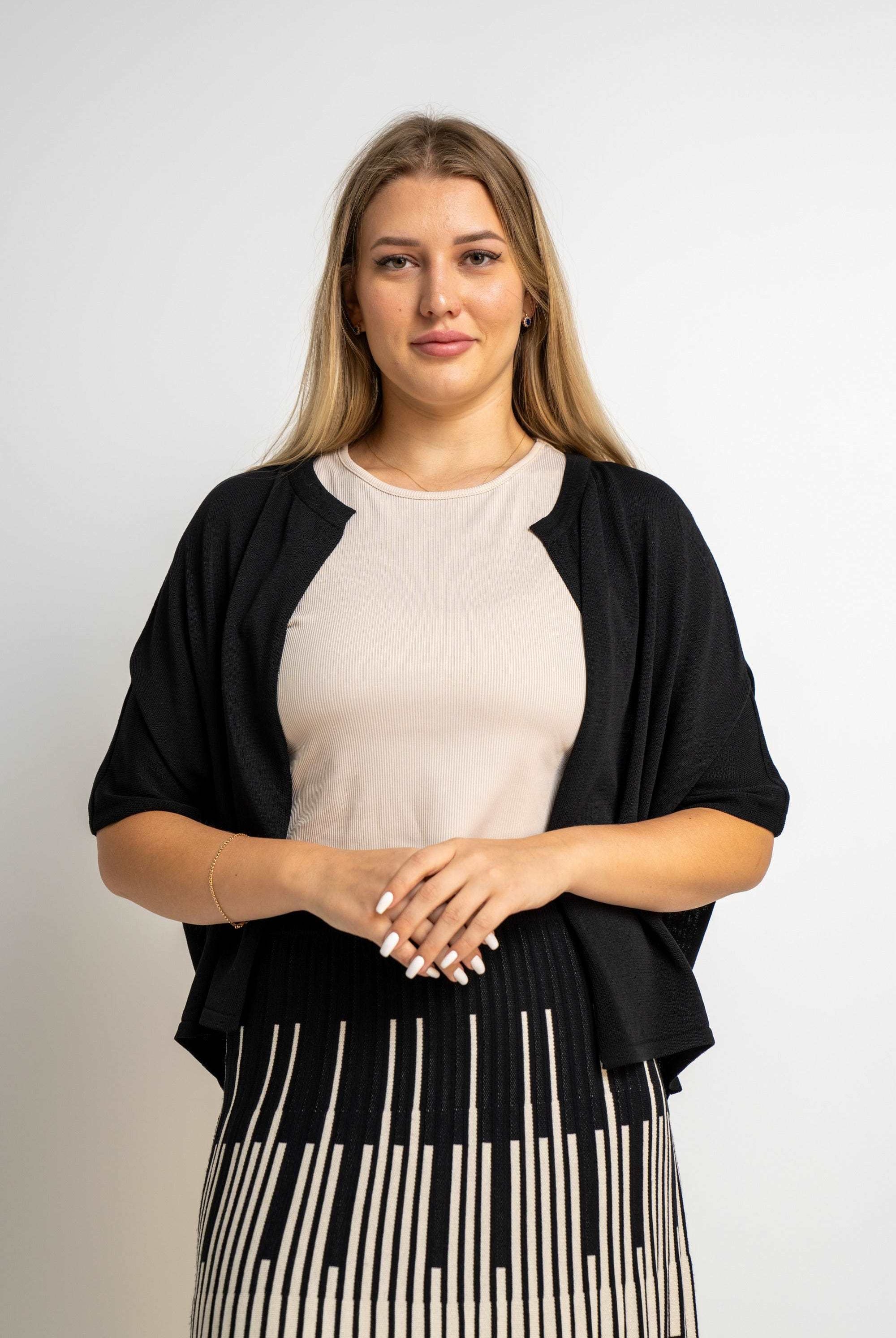 كارديجان سادة واسع 3/4 كم نسائي