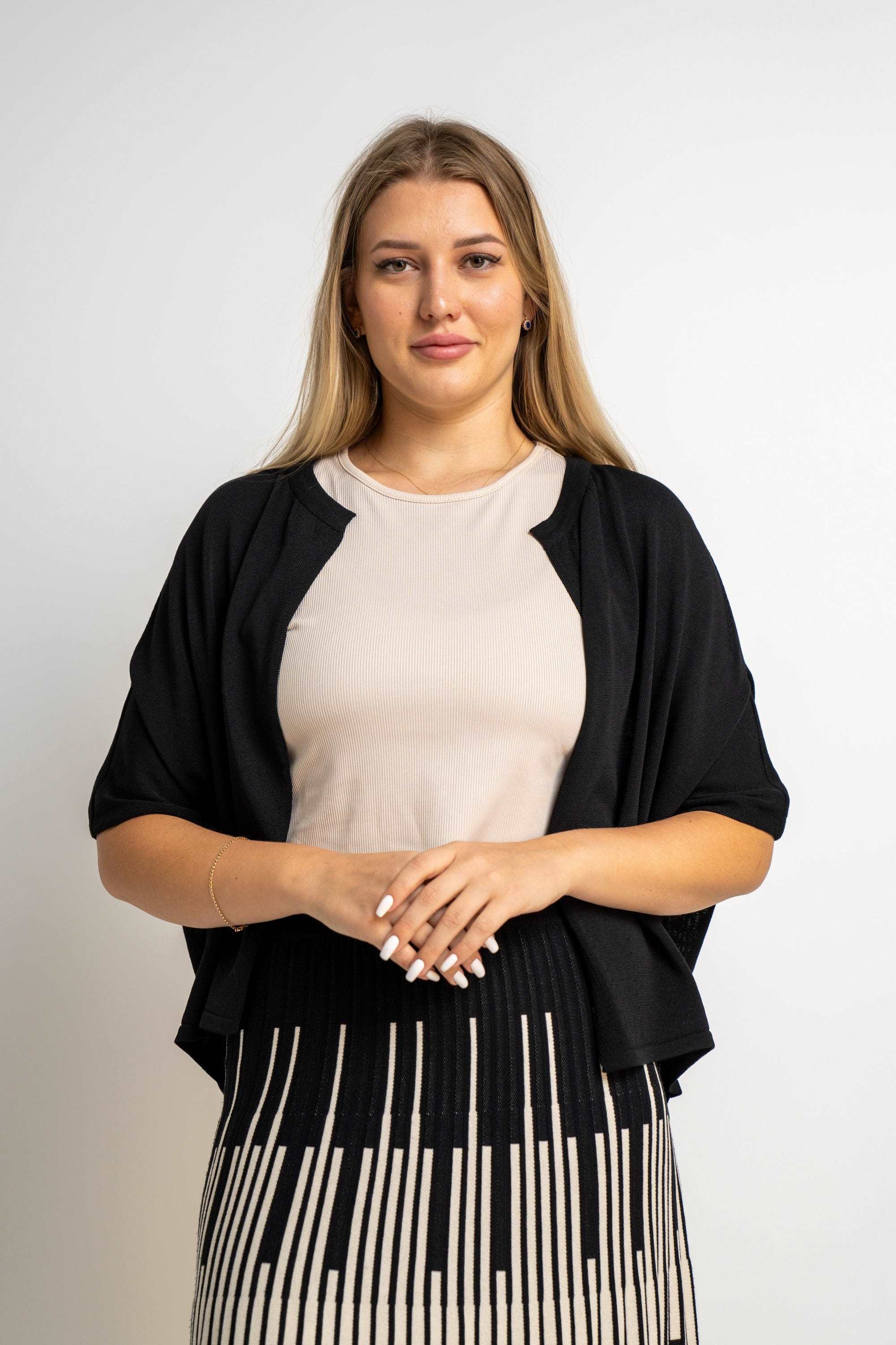 كارديجان سادة واسع 3/4 كم نسائي