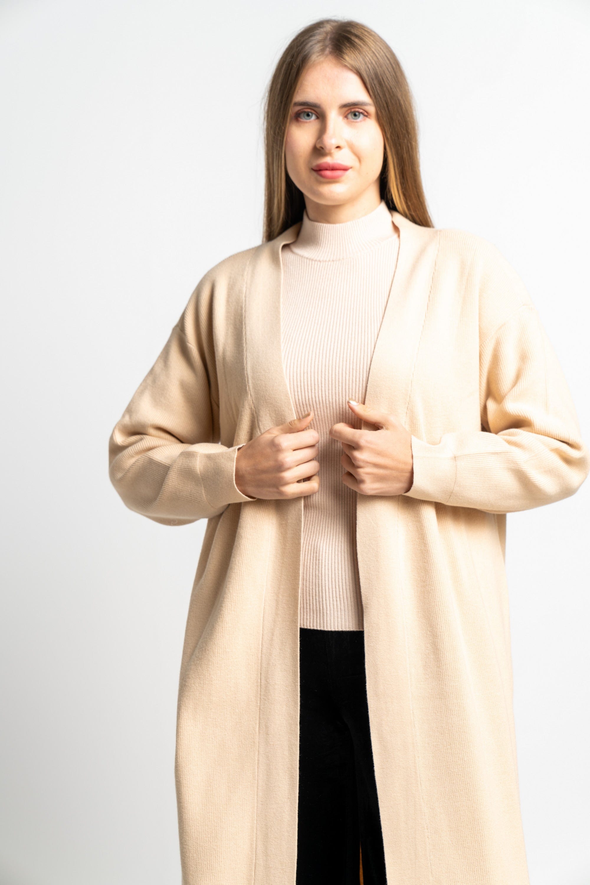 نتشي كارديجان سادة كم طويل نسائي