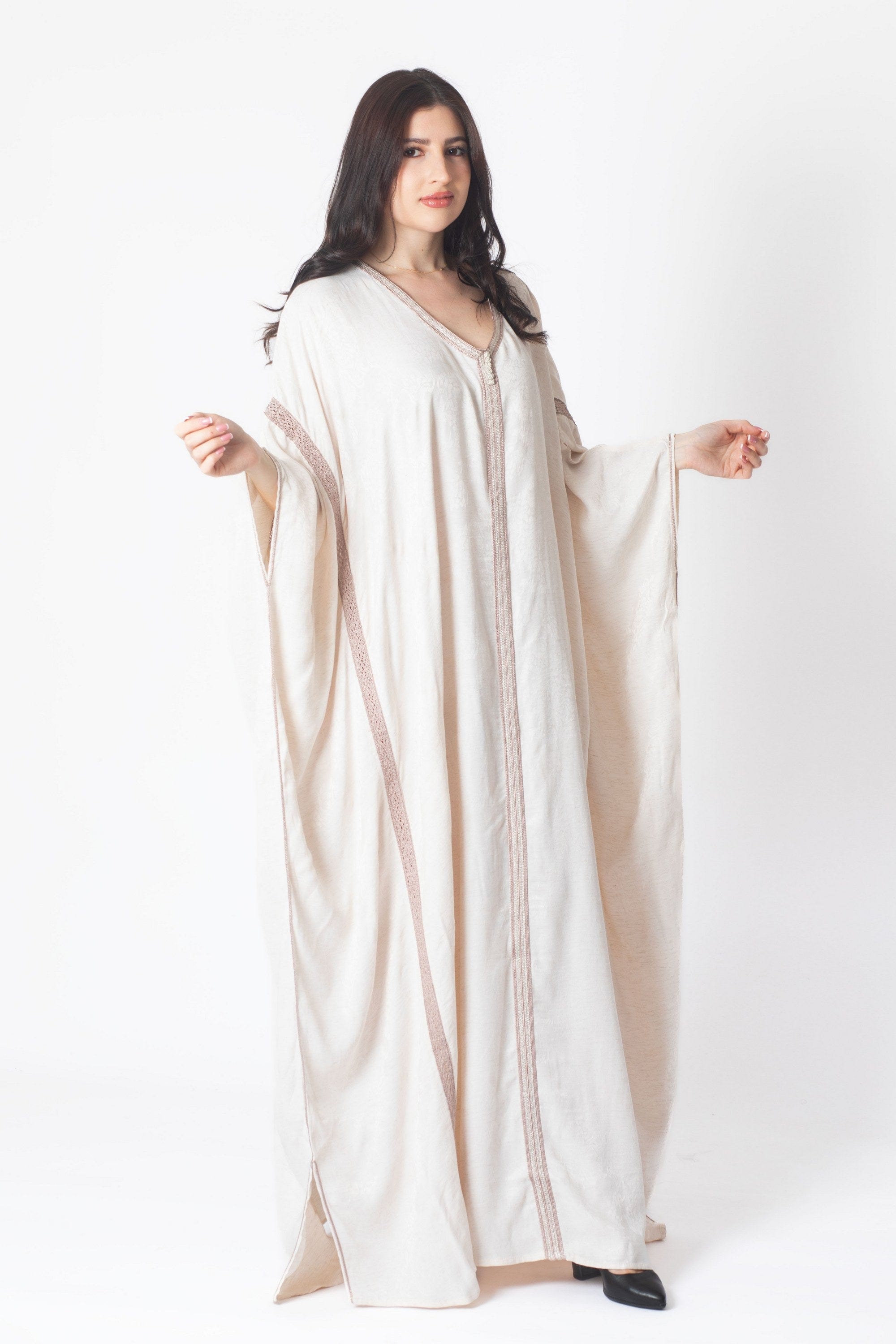 ديامانتين غندورة كم 3/4 سادة بلمعة أمامية كم طويل نسائي بيج