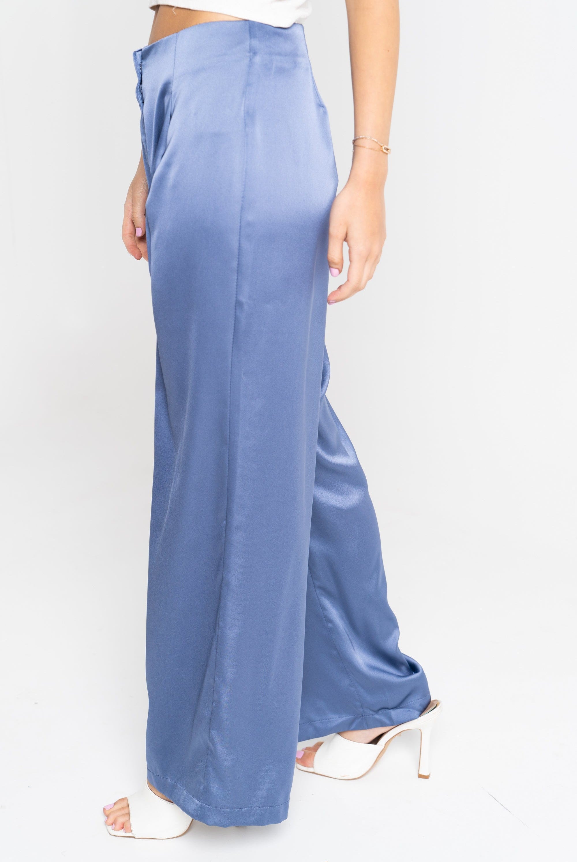 نتشي بنطلون طويل ناعم بخصر مرتفع