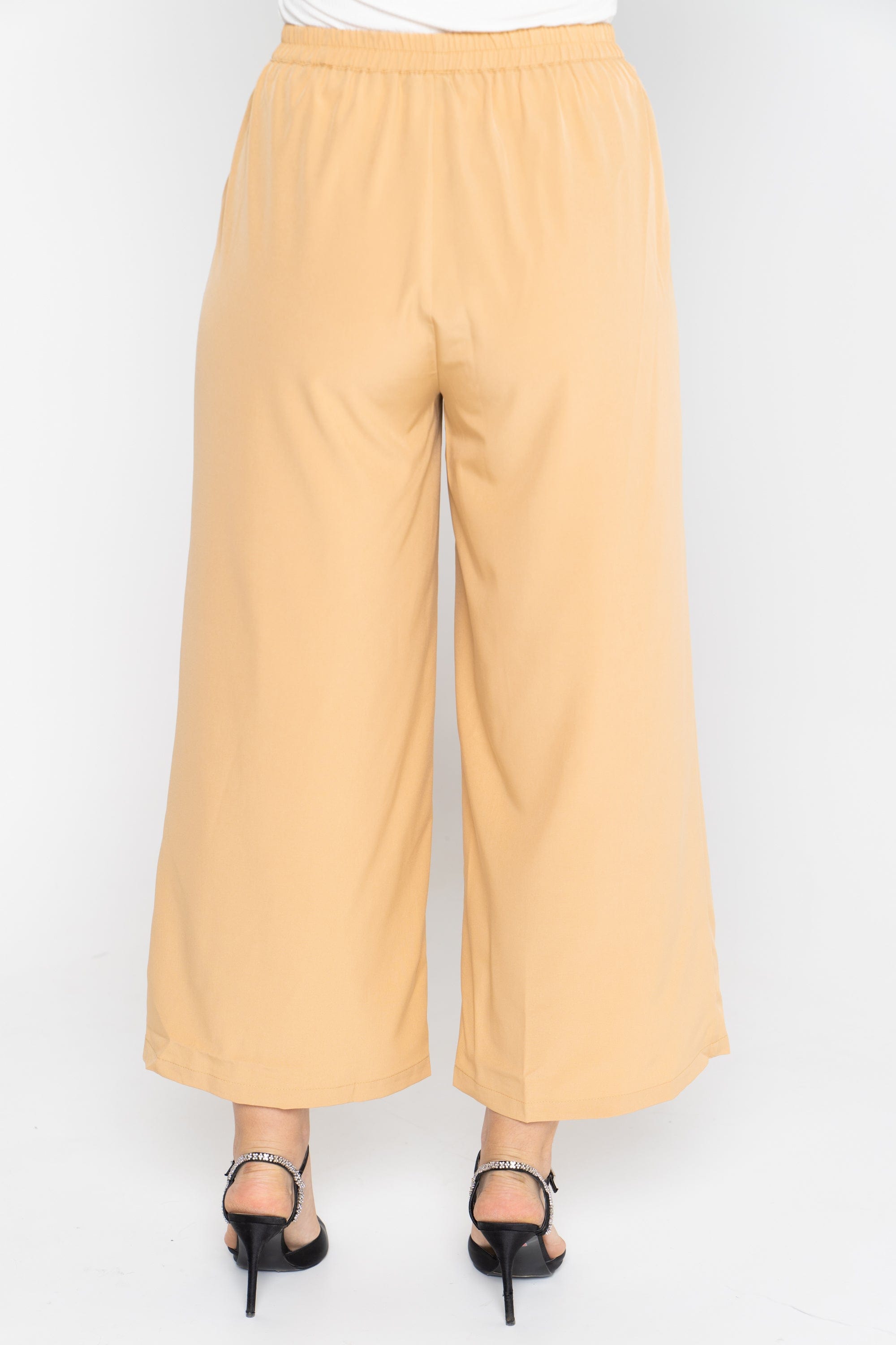 ูุชุดู ุจูุทููู ุทููู ูุงุณุน ู
ู ุงูุงุณูู