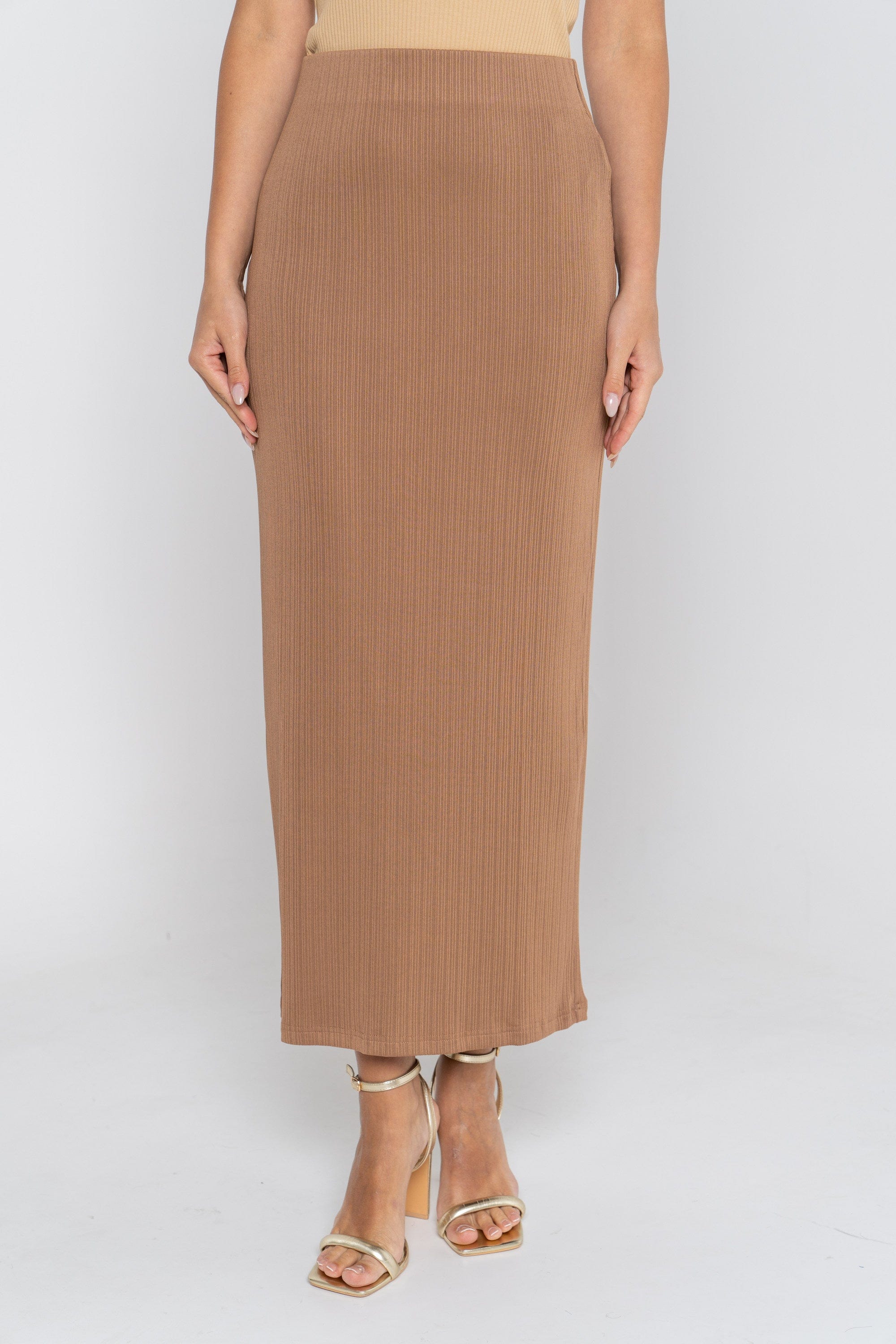 ميكا تنورة طويلة سادة بخصر مرتفع