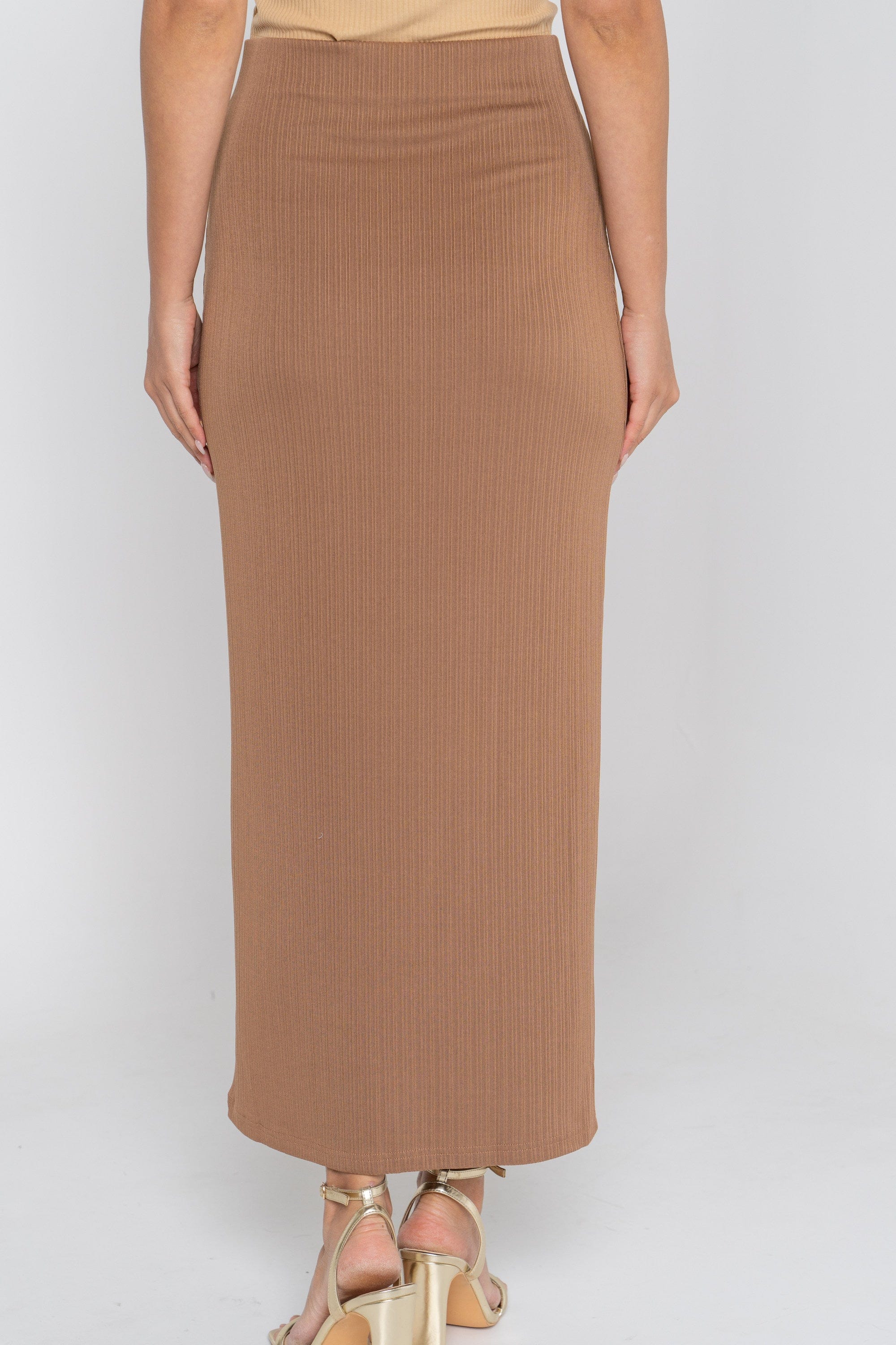 ميكا تنورة طويلة سادة بخصر مرتفع