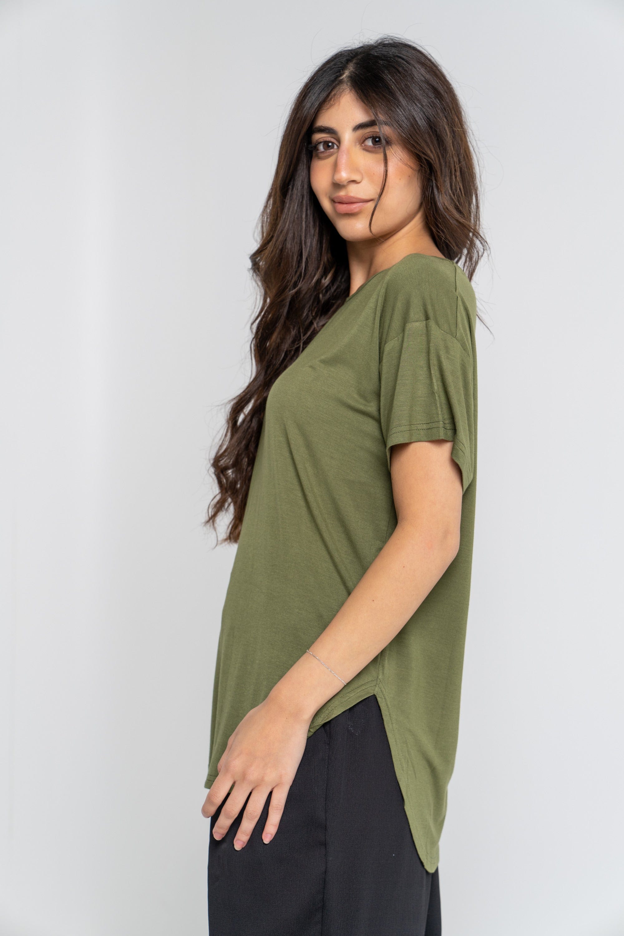 ميكا بلوزة سادة برقبة دائرية كم قصير