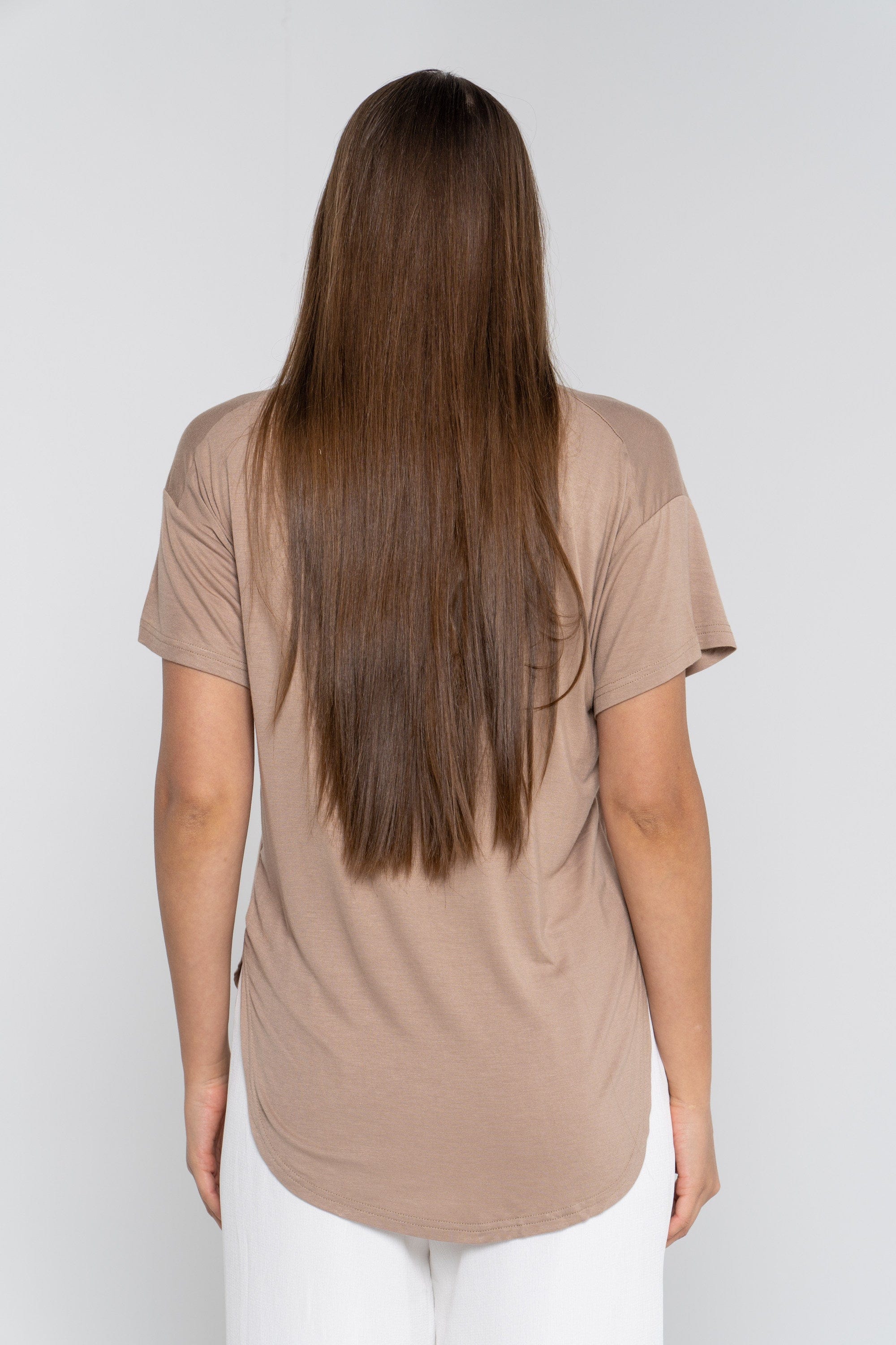 ميكا بلوزة سادة برقبة دائرية كم قصير