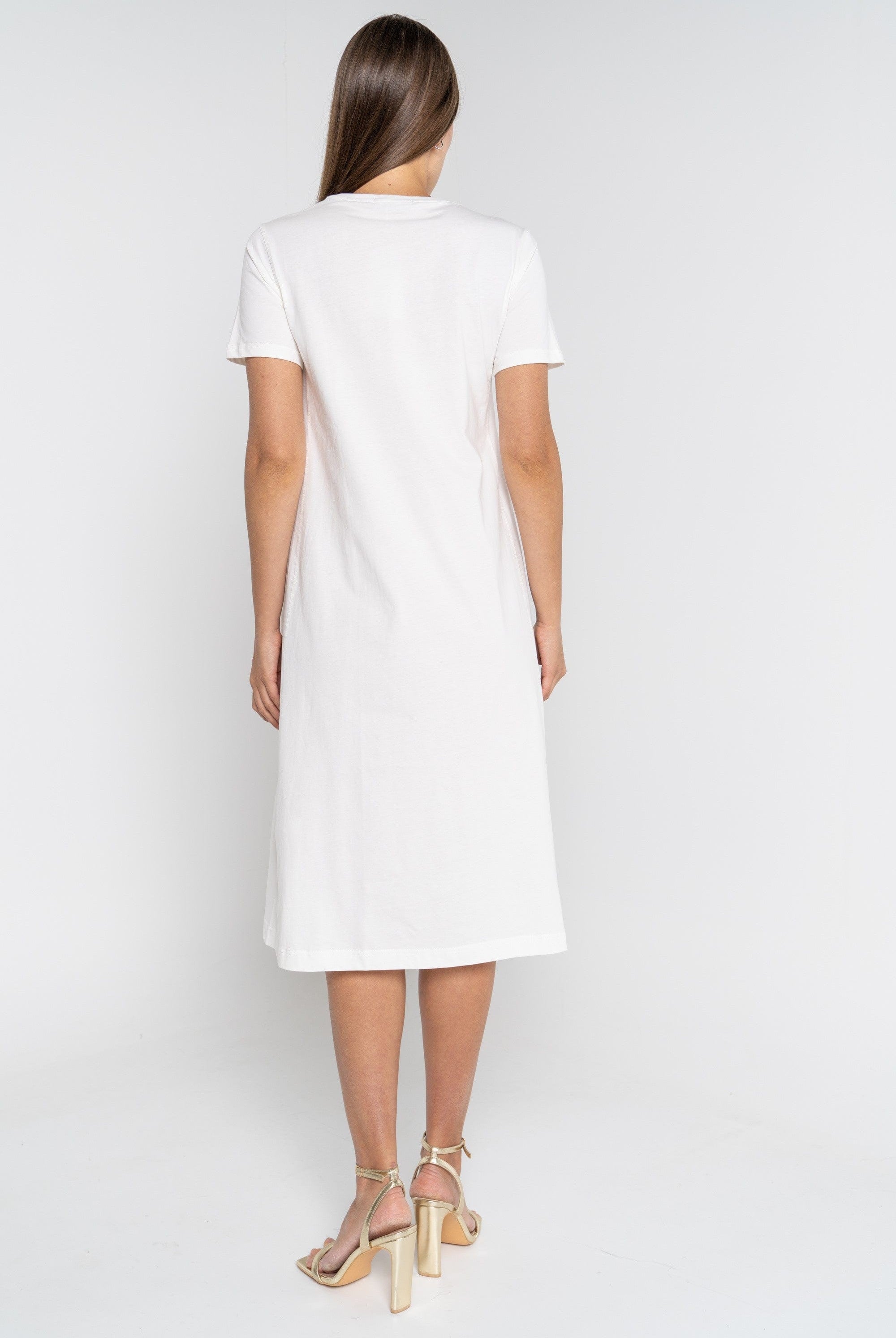 ميكا فستان ميدي سادة بأكمام قصيرة بجيوب