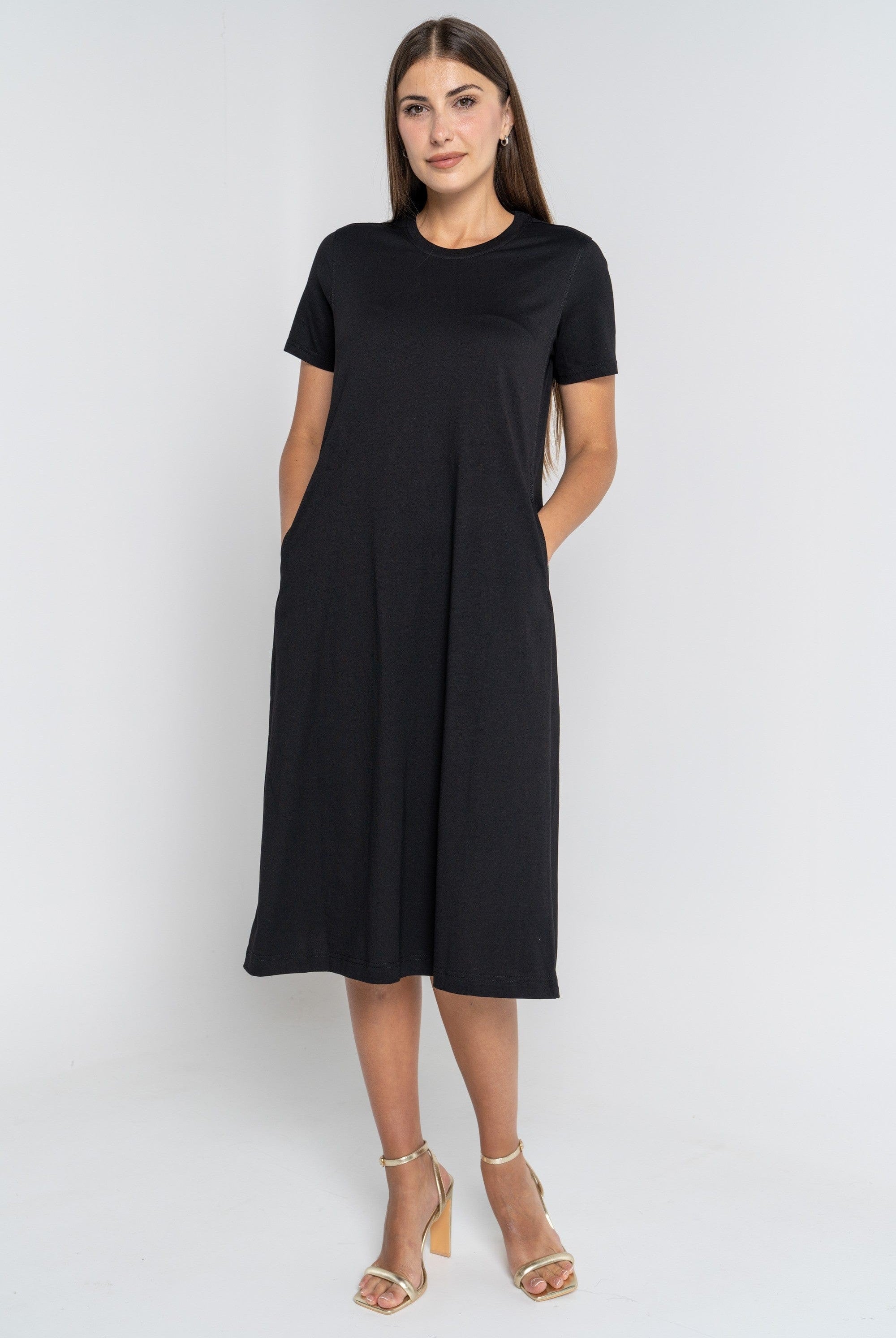 ميكا فستان ميدي سادة بأكمام قصيرة بجيوب