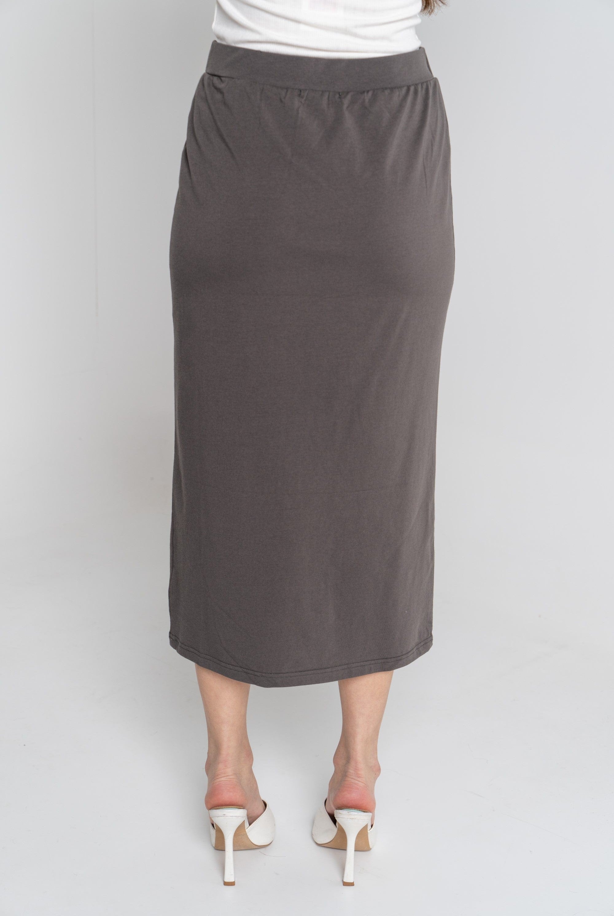 ميكا تنورة ميدي سادة