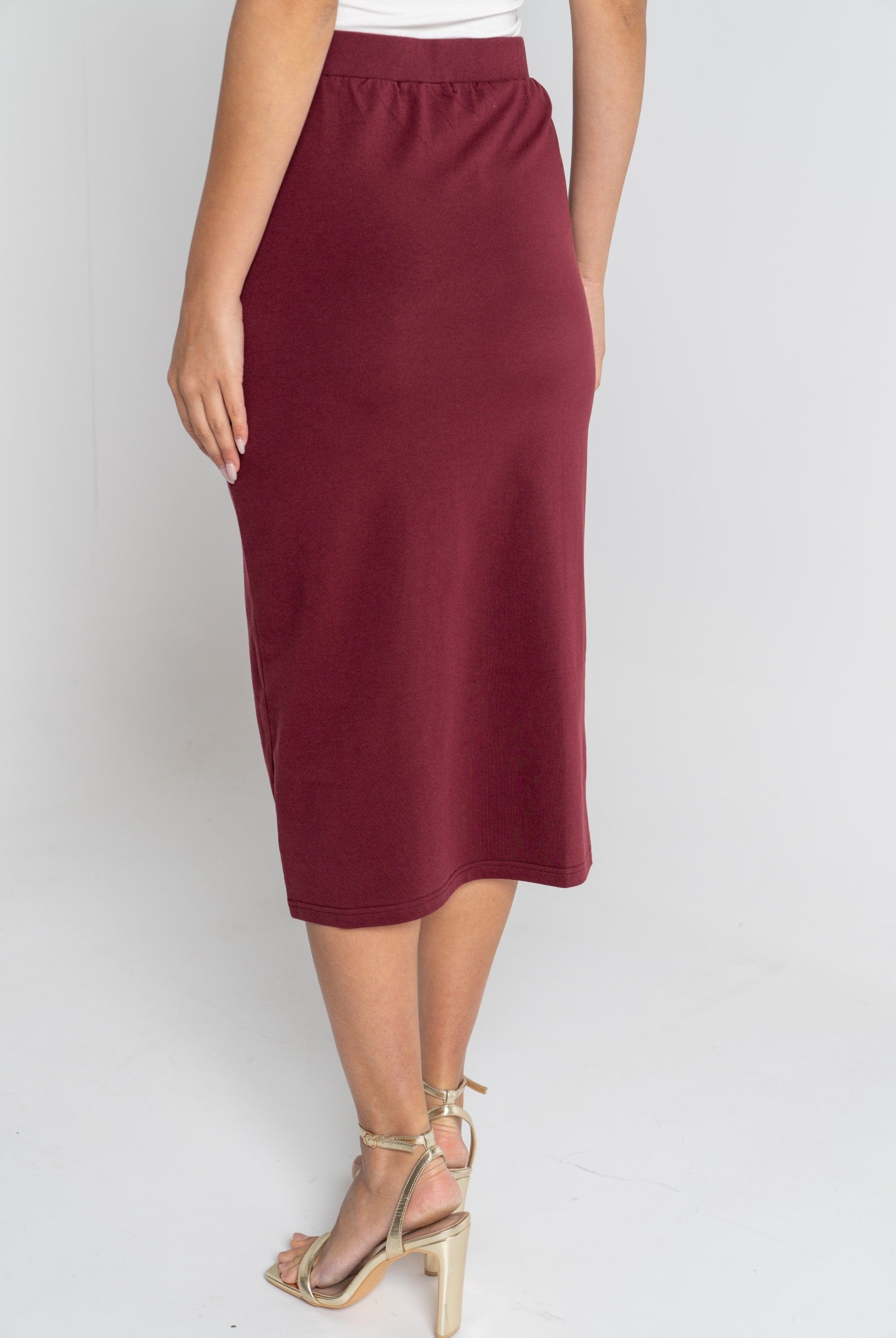 ميكا تنورة ميدي سادة