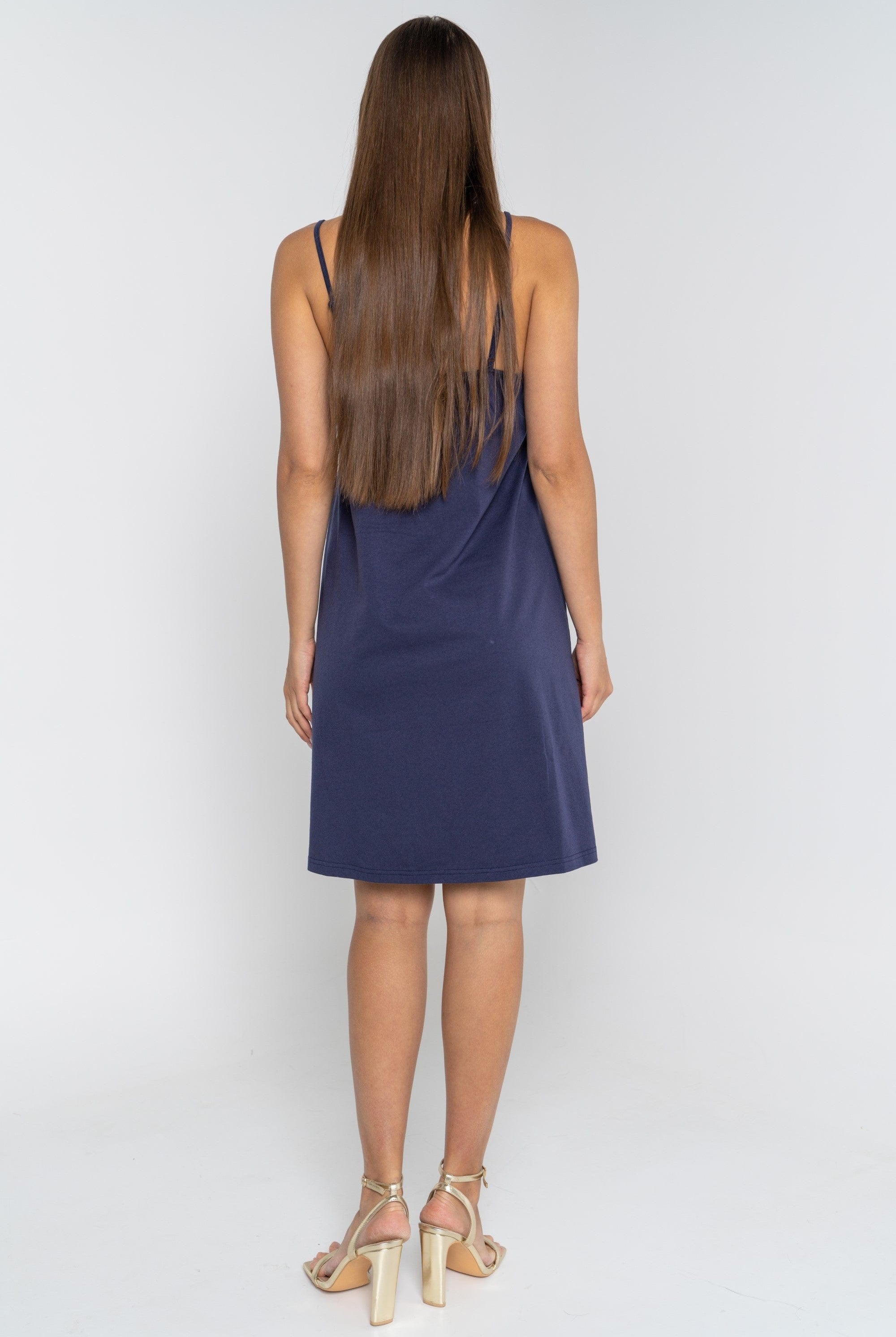 ميكا فستان قصير سادة بحمالات