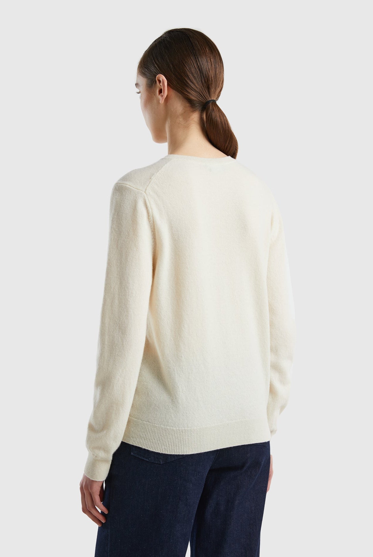 يونايتد كولورز اوف بينيتون كارديجان بياقة دائرية باللون الكريمي من صوف ميرينو الخالص نسائي