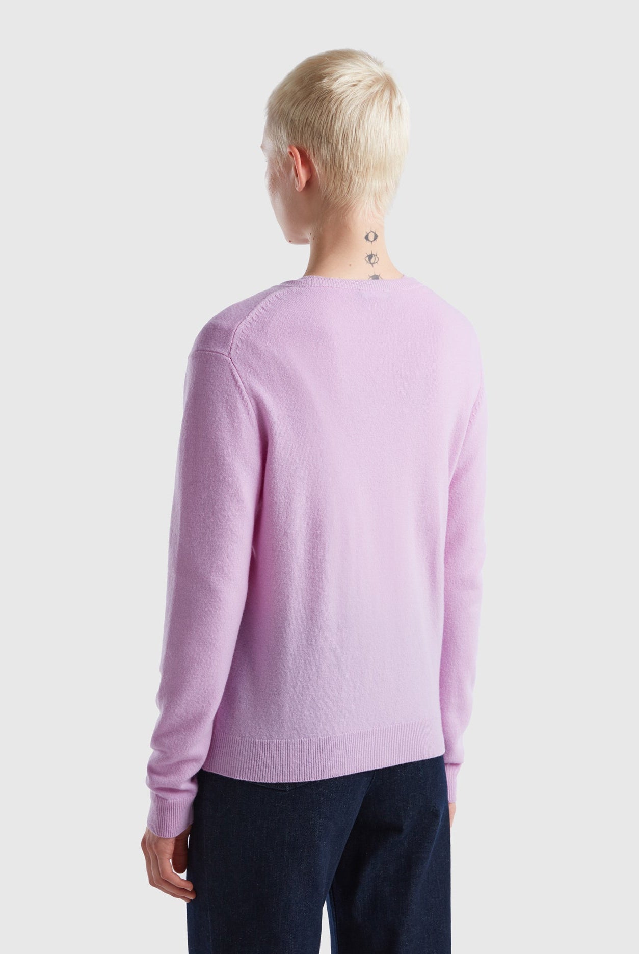 يونايتد كولورز اوف بينيتون كارديجان بياقة دائرية باللون الكريمي من صوف ميرينو الخالص نسائي