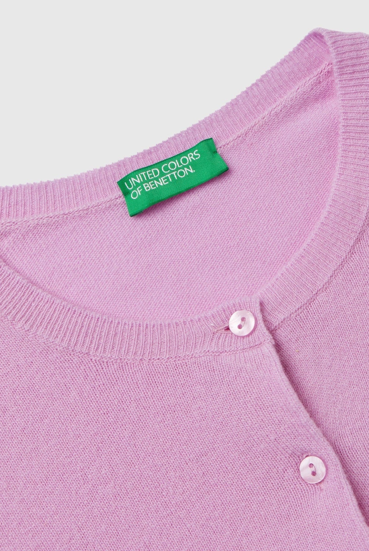 يونايتد كولورز اوف بينيتون كارديجان بياقة دائرية باللون الكريمي من صوف ميرينو الخالص نسائي