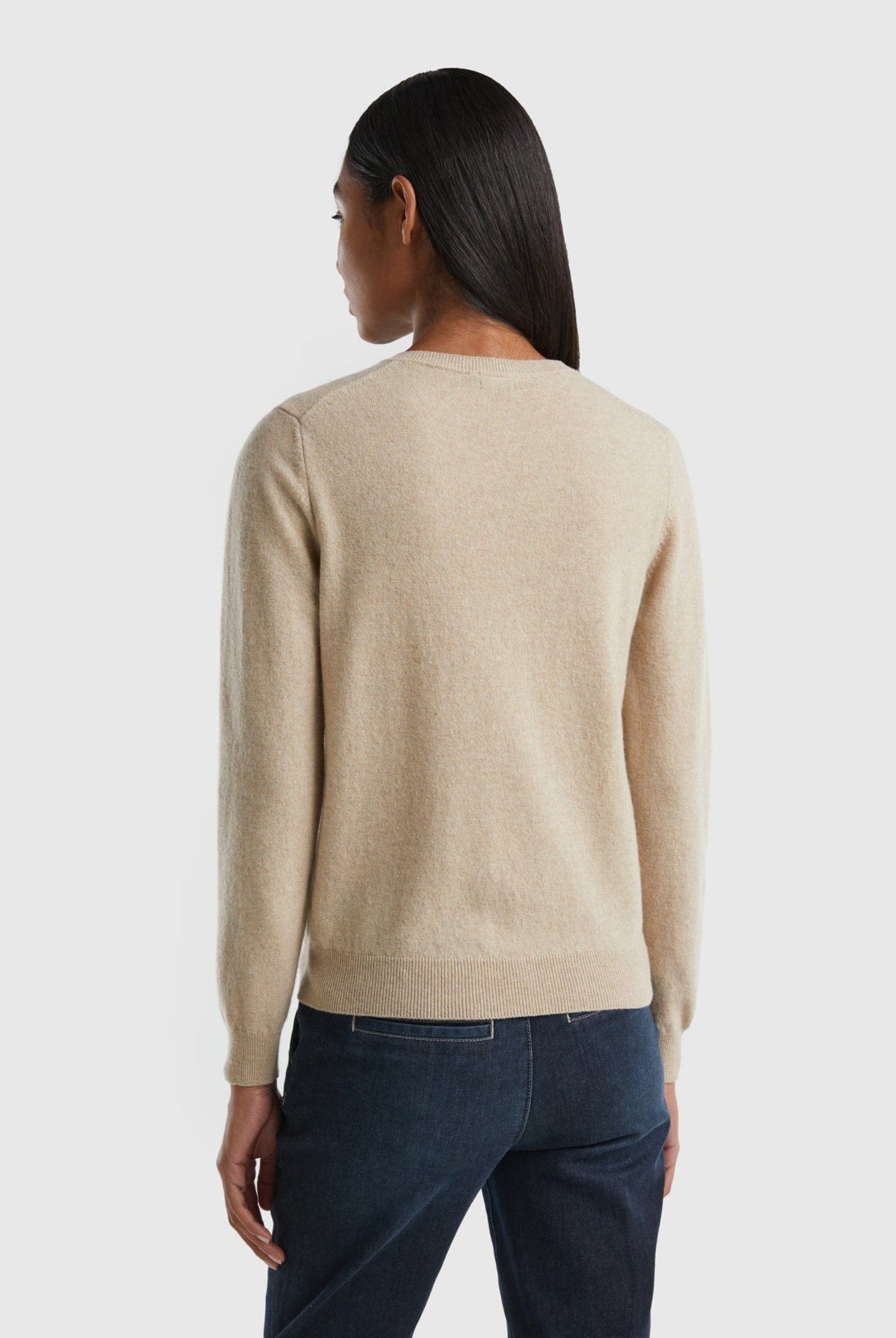 يونايتد كولورز اوف بينيتون كارديجان بياقة دائرية باللون الكريمي من صوف ميرينو الخالص نسائي