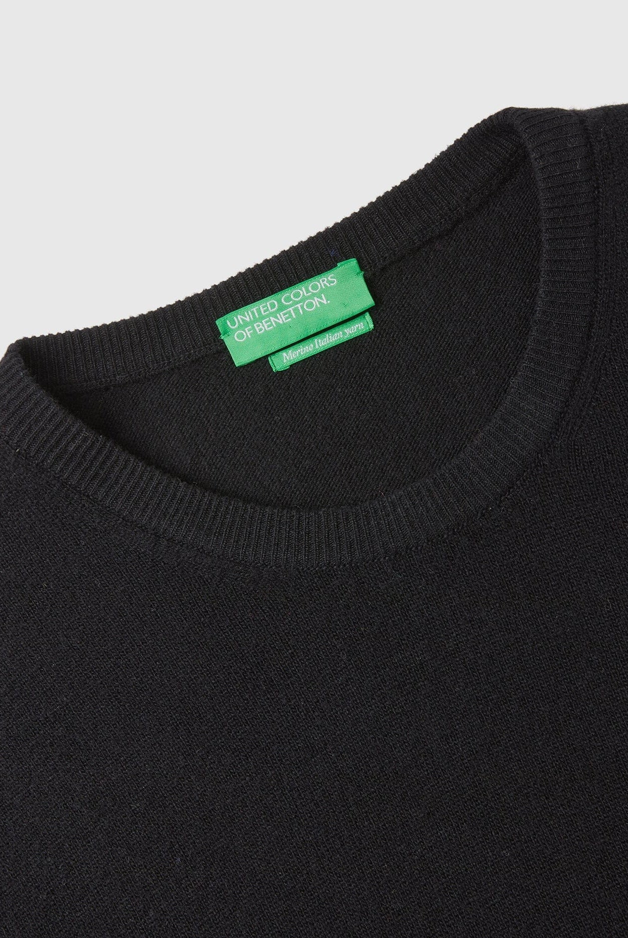 يونايتد كولورز اوف بينيتون بلوفر برقبة دائرية بلون بورجوندي من صوف ميرينو الخالص رجالي