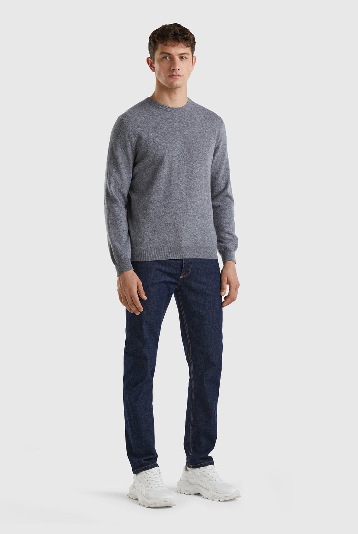 يونايتد كولورز اوف بينيتون بلوفر برقبة دائرية بلون بورجوندي من صوف ميرينو الخالص رجالي