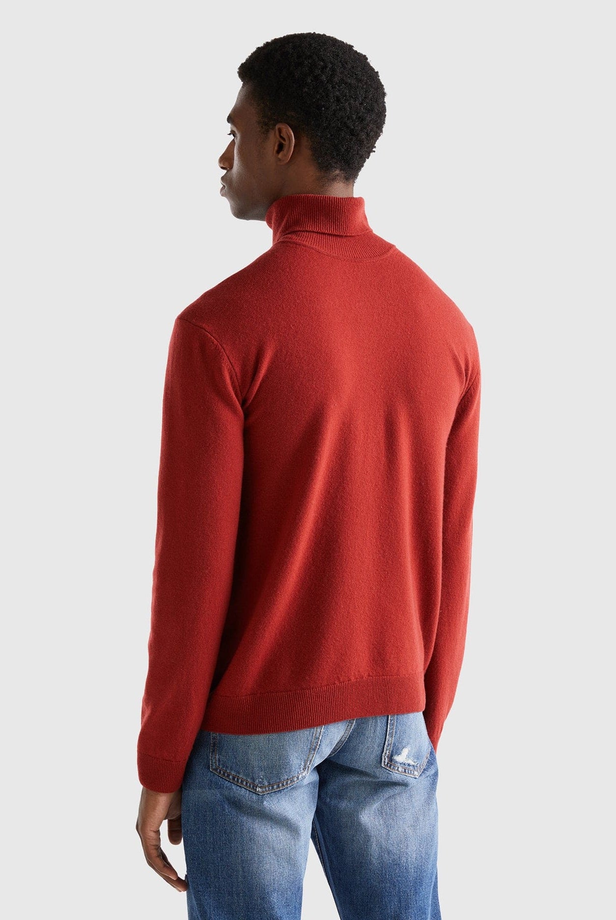 يونايتد كولورز اوف بينيتون بلوفر ذو رقبة عالية أسود من صوف الميرينو الخالص رجالي