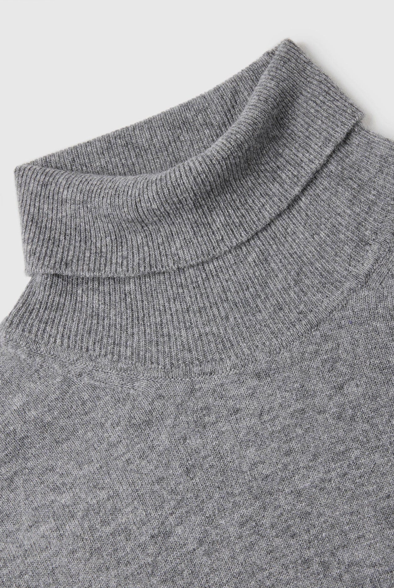 يونايتد كولورز اوف بينيتون بلوفر ذو رقبة عالية أسود من صوف الميرينو الخالص رجالي