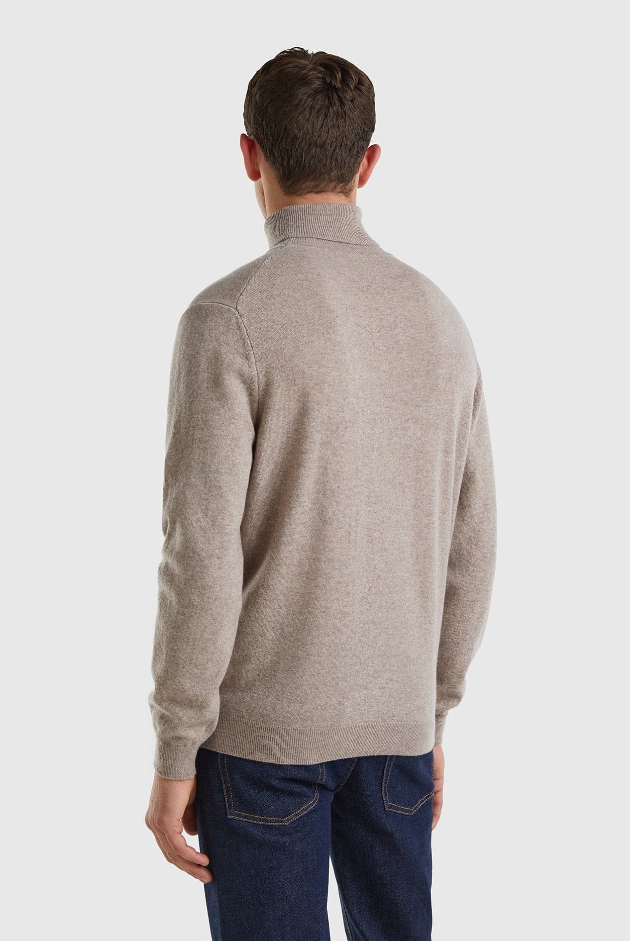 يونايتد كولورز اوف بينيتون بلوفر ذو رقبة عالية أسود من صوف الميرينو الخالص رجالي